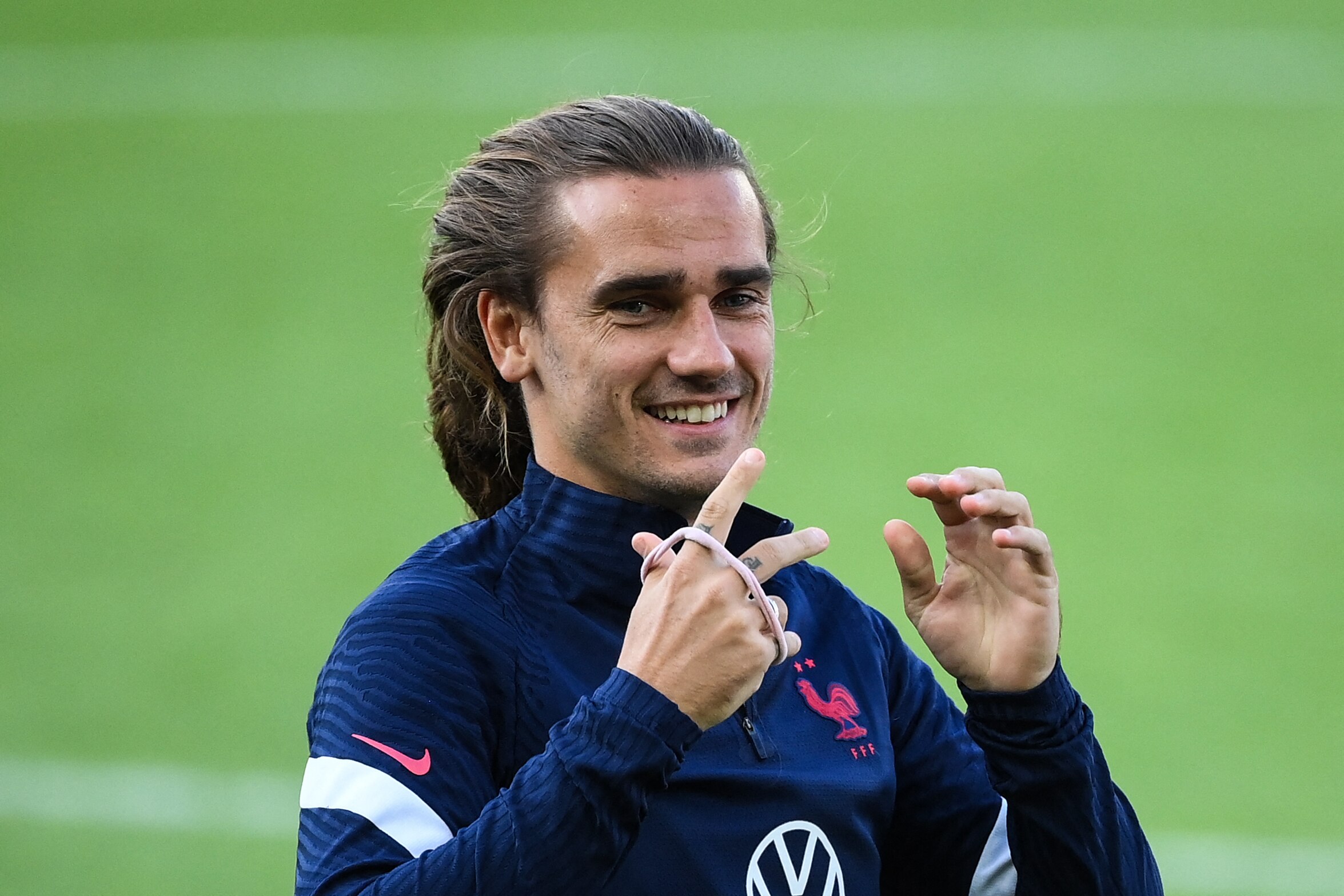 France's forward Antoine Griezmann reacts as he arrives for a training session at the Meineau stadium in Strasbourg, eastern France, on August 31, 2021 on the eve of the FIFA World Cup Qatar 2022 qualification Group D football match between France and Bosnia-Herzegovina. (Photo by FRANCK FIFE / AFP) (Photo by FRANCK FIFE/AFP via Getty Images)