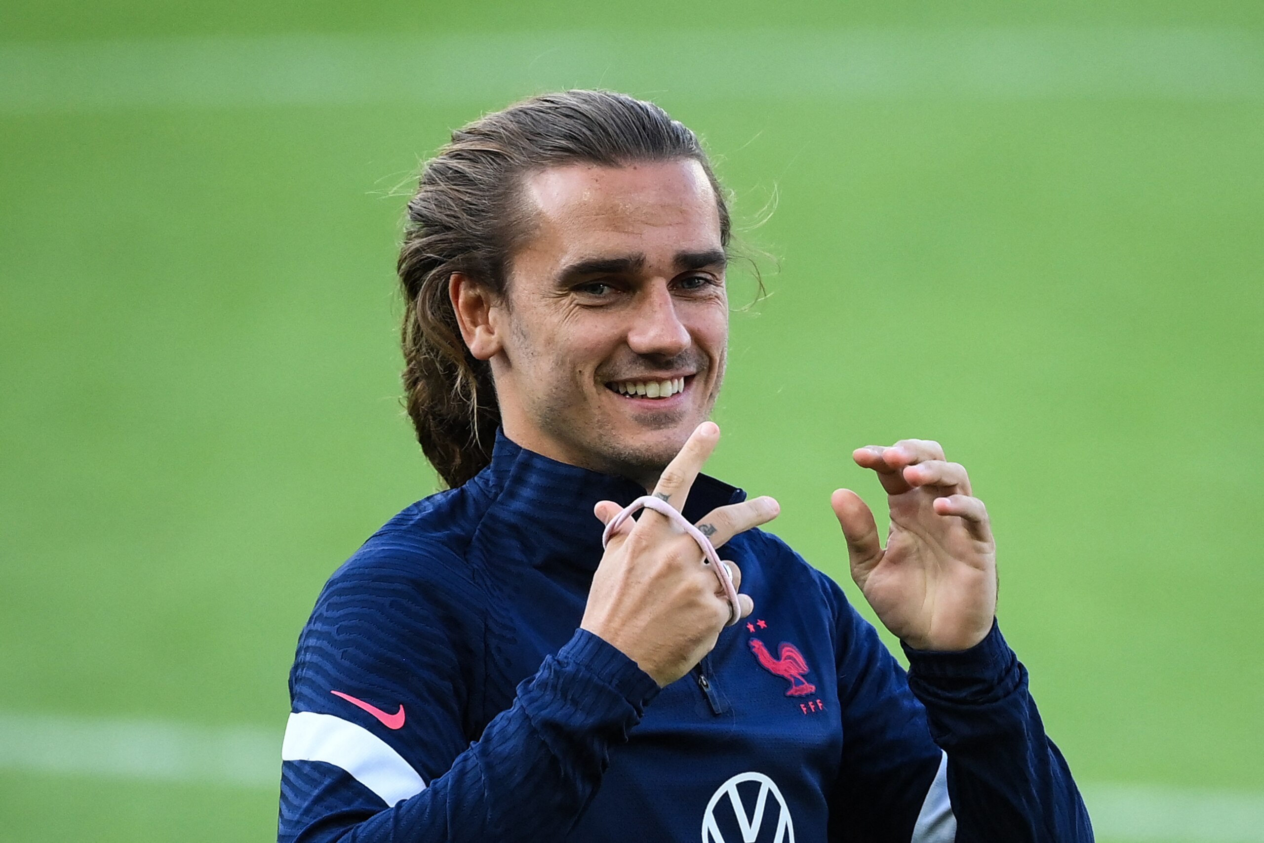 France's forward Antoine Griezmann reacts as he arrives for a training session at the Meineau stadium in Strasbourg, eastern France, on August 31, 2021 on the eve of the FIFA World Cup Qatar 2022 qualification Group D football match between France and Bosnia-Herzegovina. (Photo by FRANCK FIFE / AFP) (Photo by FRANCK FIFE/AFP via Getty Images)