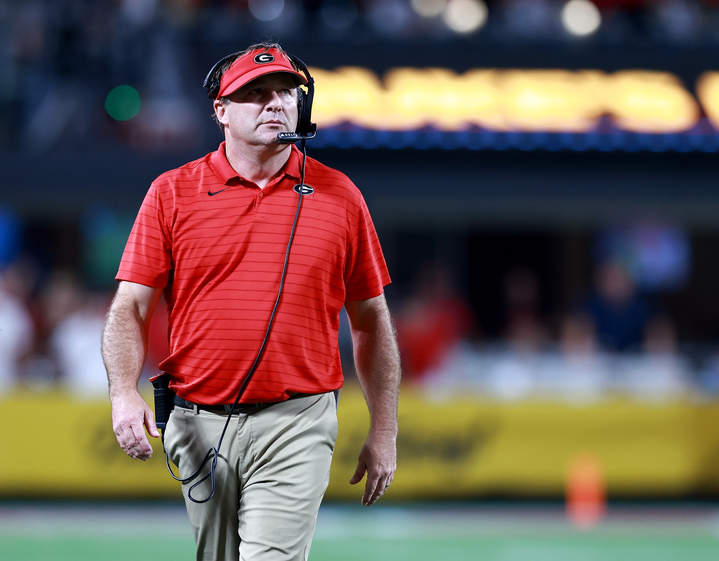 CHARLOTTE, NORTH CAROLINA - SEPTEMBER 04: Head coach Kirby Smart of the Georgia Bulldogs  watches his team play against the Clemson Tigers during the second half of the Duke's Mayo Classic at Bank of America Stadium on September 04, 2021 in Charlotte, North Carolina. (Photo by Grant Halverson/Getty Images)