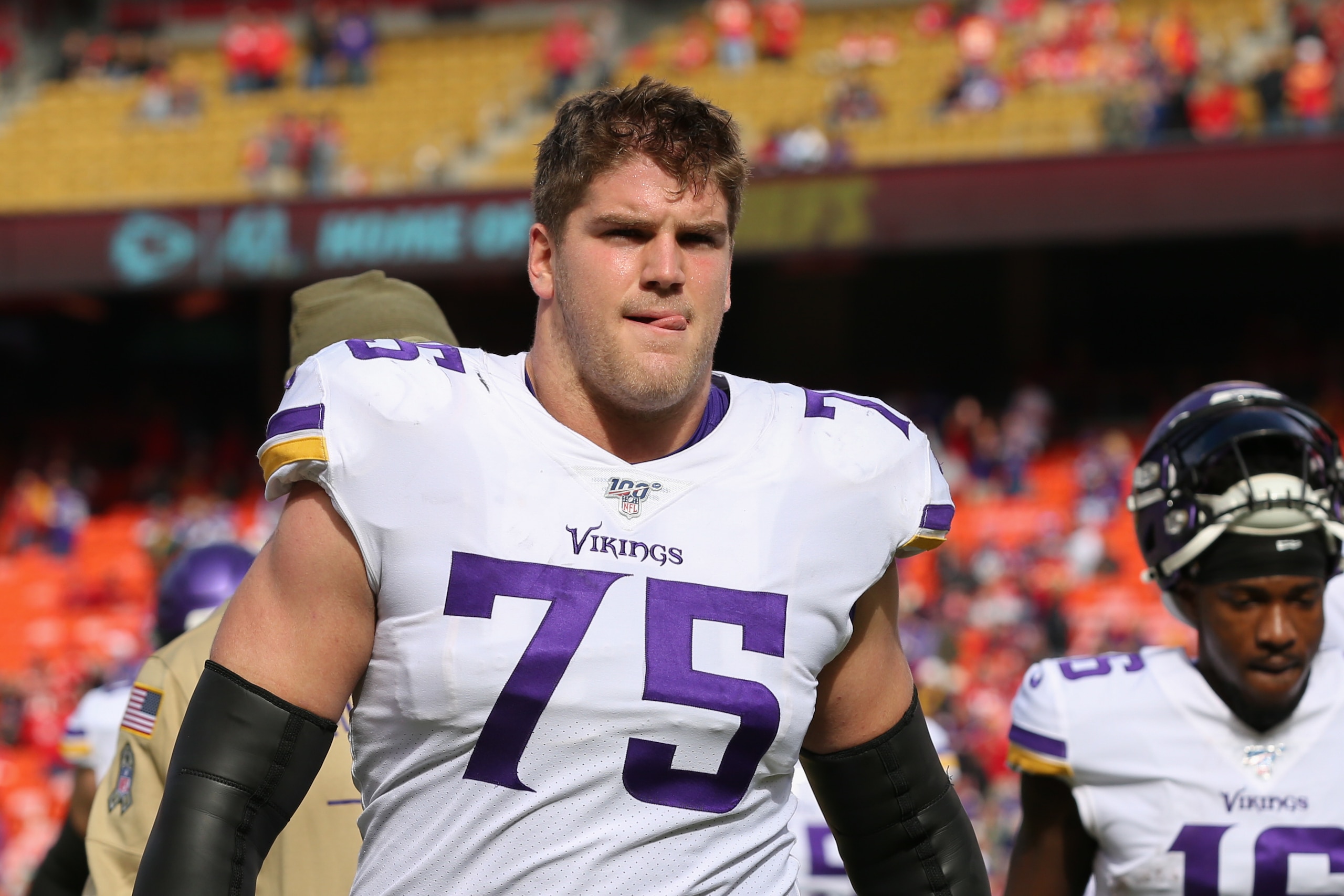KANSAS CITY, MO - NOVEMBER 03: Minnesota Vikings offensive tackle Brian O'Neill (75) before an NFL game between the Minnesota Vikings and Kansas City Chiefs on November 3, 2019 at Arrowhead Stadium in Kansas City, MO. (Photo by Scott Winters/Icon Sportswire via Getty Images)