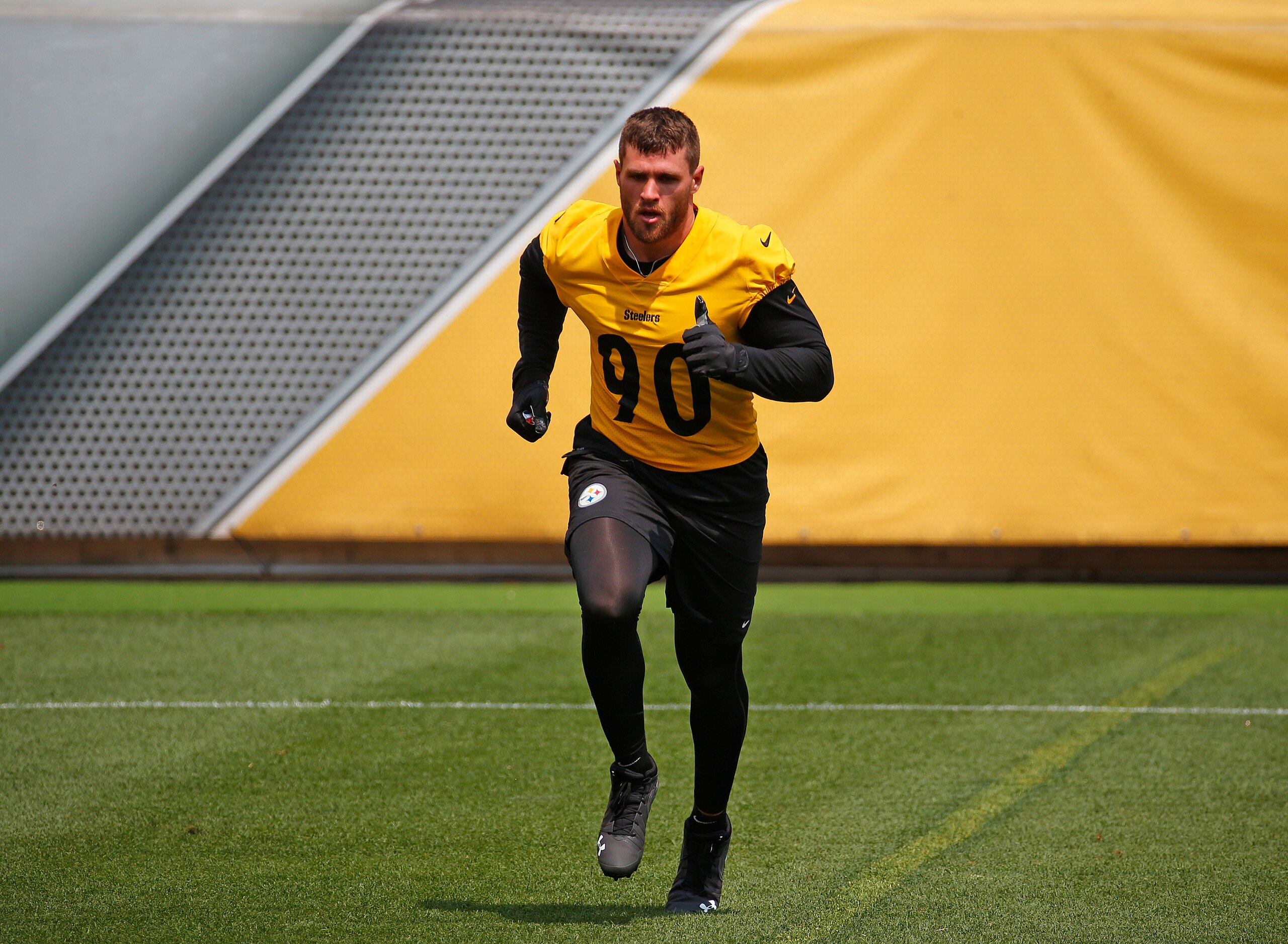 PITTSBURGH, PA - JULY 29:  T.J. Watt #90 of the Pittsburgh Steelers in action during training camp at Heinz Field on July 29, 2021 in Pittsburgh, Pennsylvania. (Photo by Justin K. Aller/Getty Images)