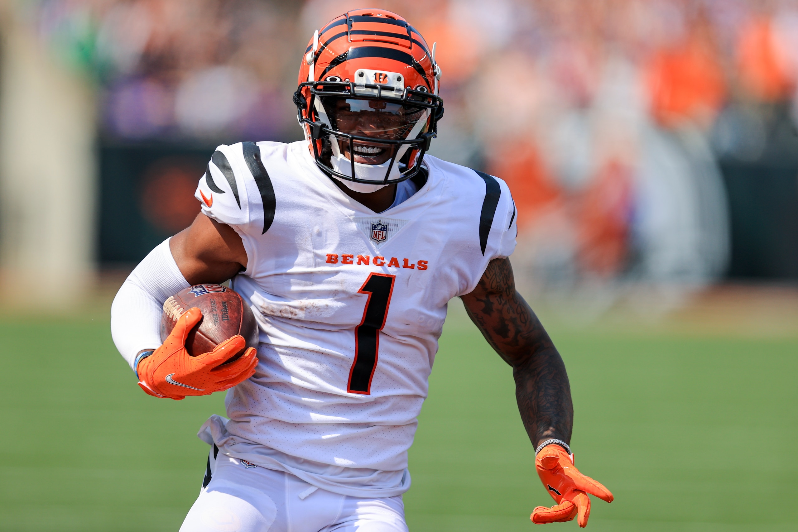 Cincinnati Bengals wide receiver Ja'Marr Chase makes a catch for a touchdown against the Minnesota Vikings during an NFL football game, Sunday, Sept. 12, 2021, in Cincinnati. The Bengals won 27-24. (AP Photo/Aaron Doster)