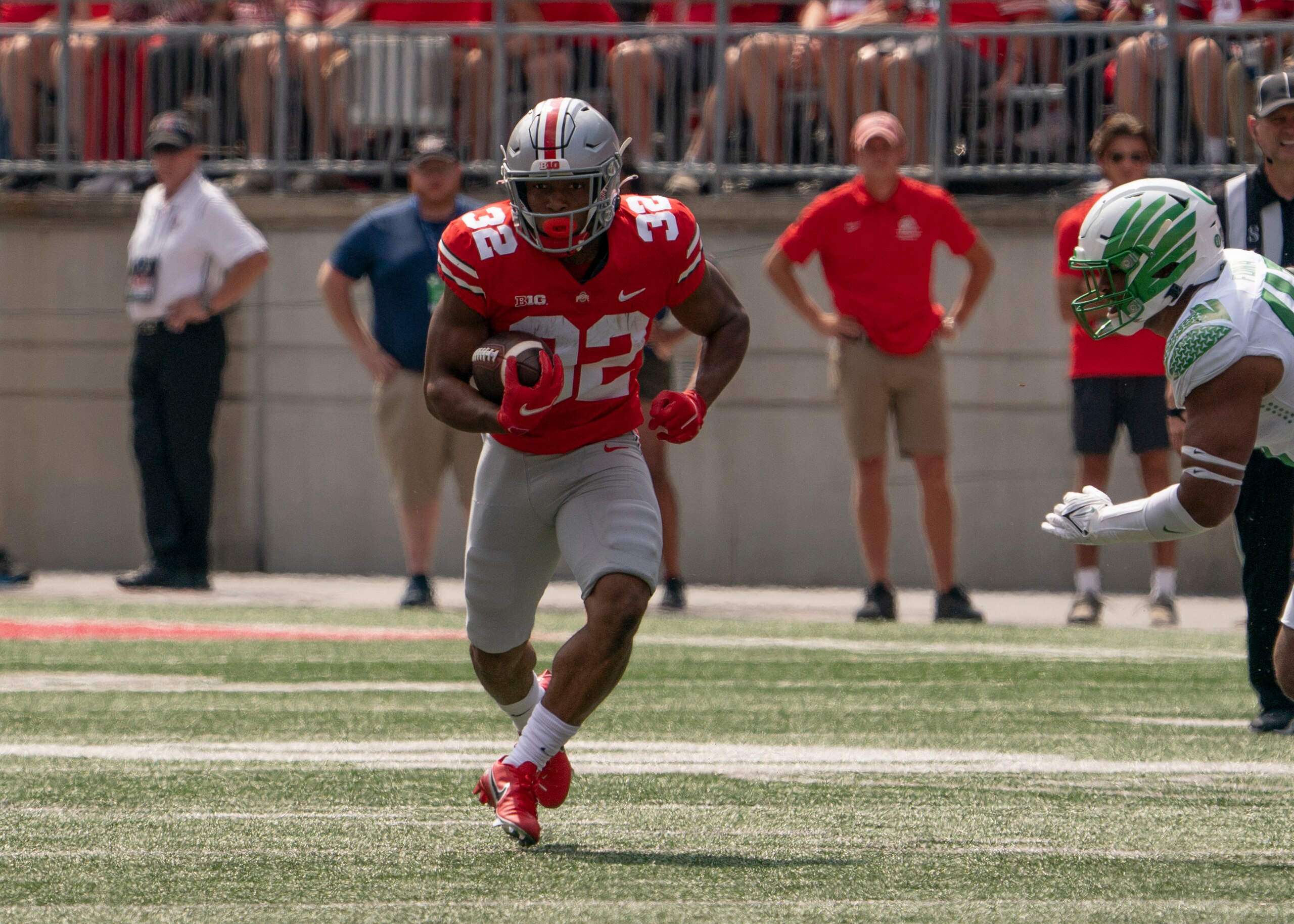 COLUMBUS, OH - SEPTEMBER 11: Running back TreVeyon Henderson #32 of the Ohio State Buckeyes runs with the ball during the game between the Ohio State Buckeyes and the Oregon Ducks at Ohio Stadium in Columbus, Ohio on September 11, 2021. (Photo by Jason Mowry/Icon Sportswire via Getty Images)
