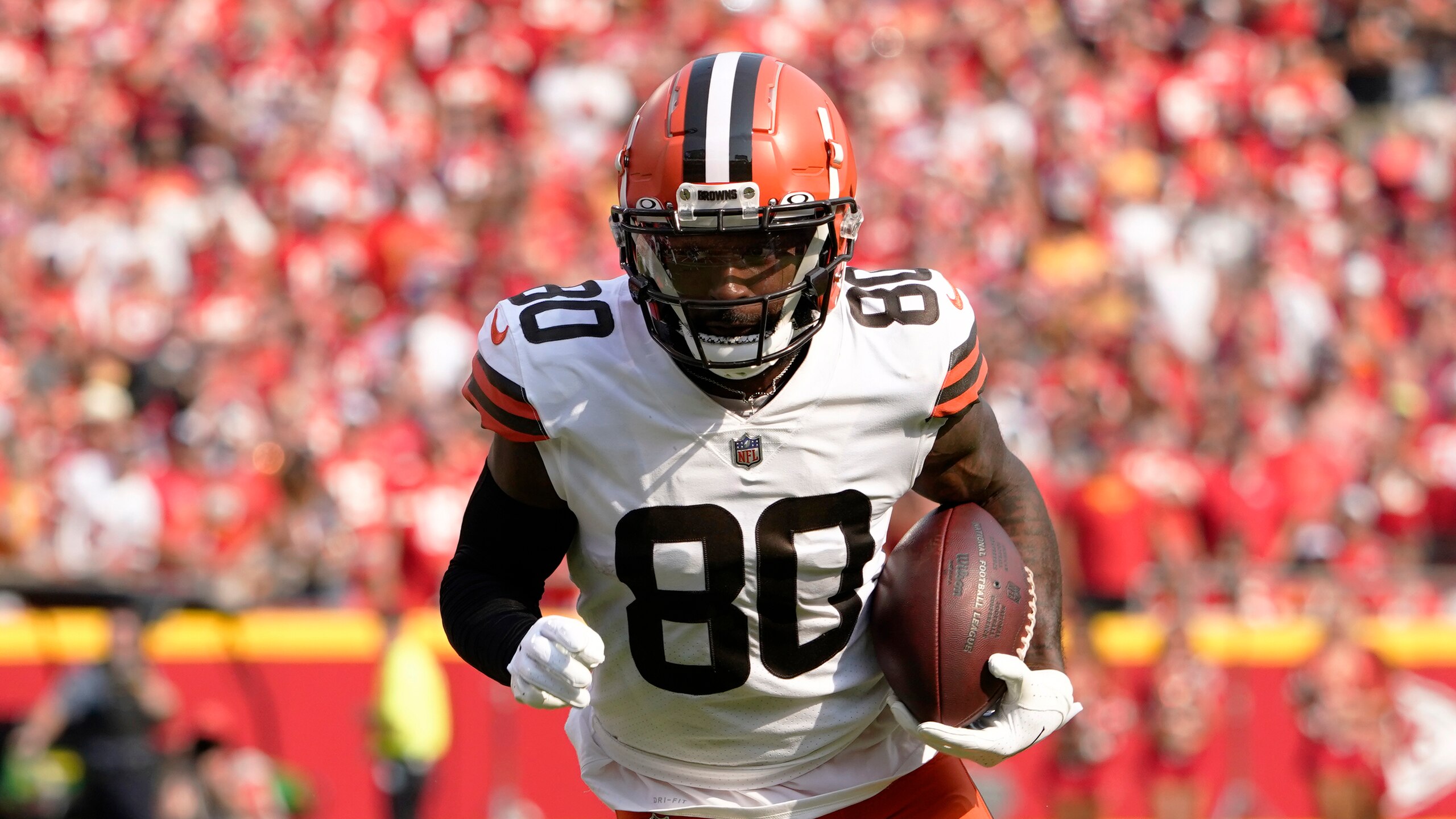 Cleveland Browns wide receiver Jarvis Landry runs for a touchdown against the Kansas City Chiefs during an NFL football game Sunday, Sept.12, 2021, in Kansas City, Mo. (AP Photo/Ed Zurga)