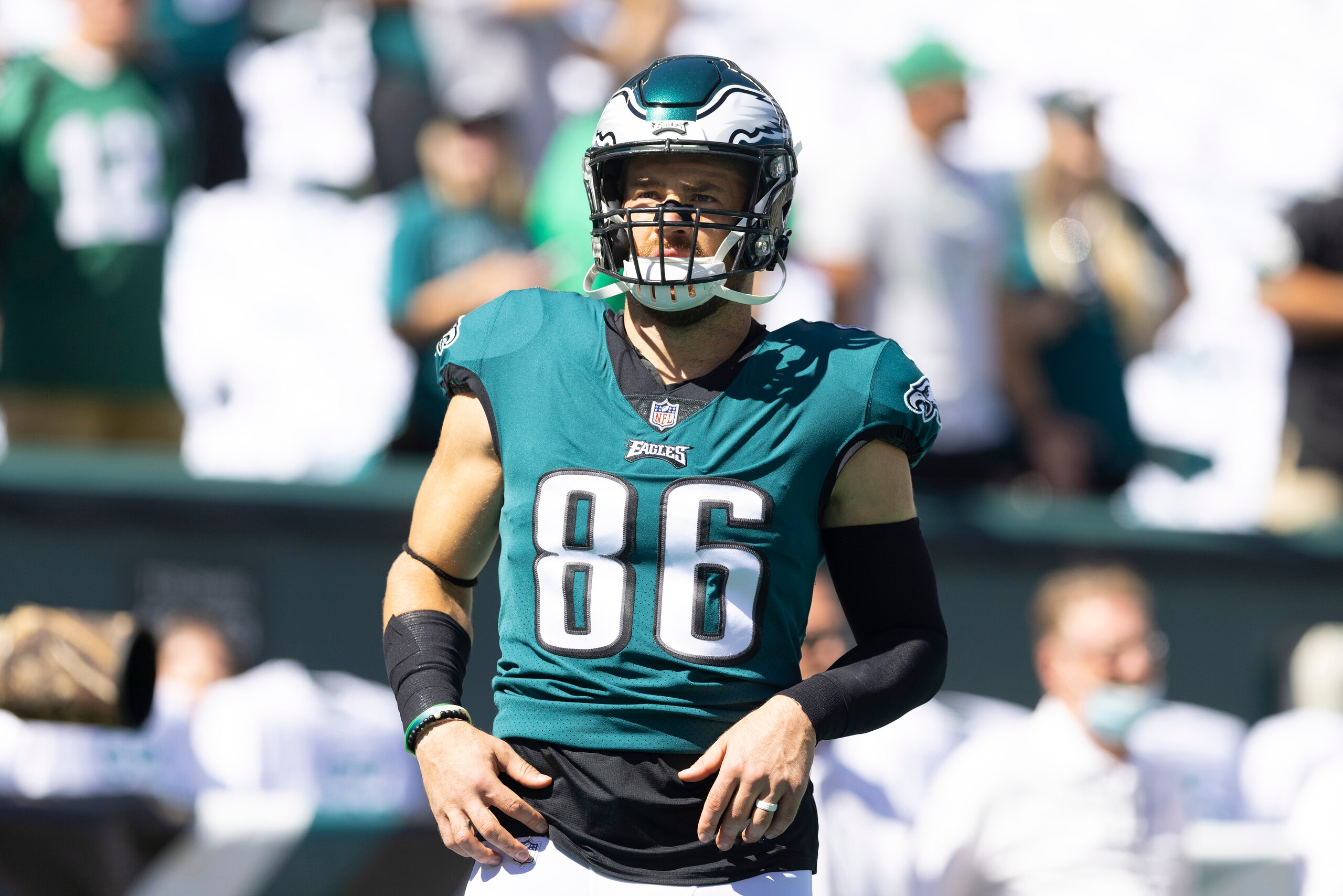 PHILADELPHIA, PA - SEPTEMBER 19: Zach Ertz #86 of the Philadelphia Eagles looks on against the San Francisco 49ers at Lincoln Financial Field on September 19, 2021 in Philadelphia, Pennsylvania. (Photo by Mitchell Leff/Getty Images)