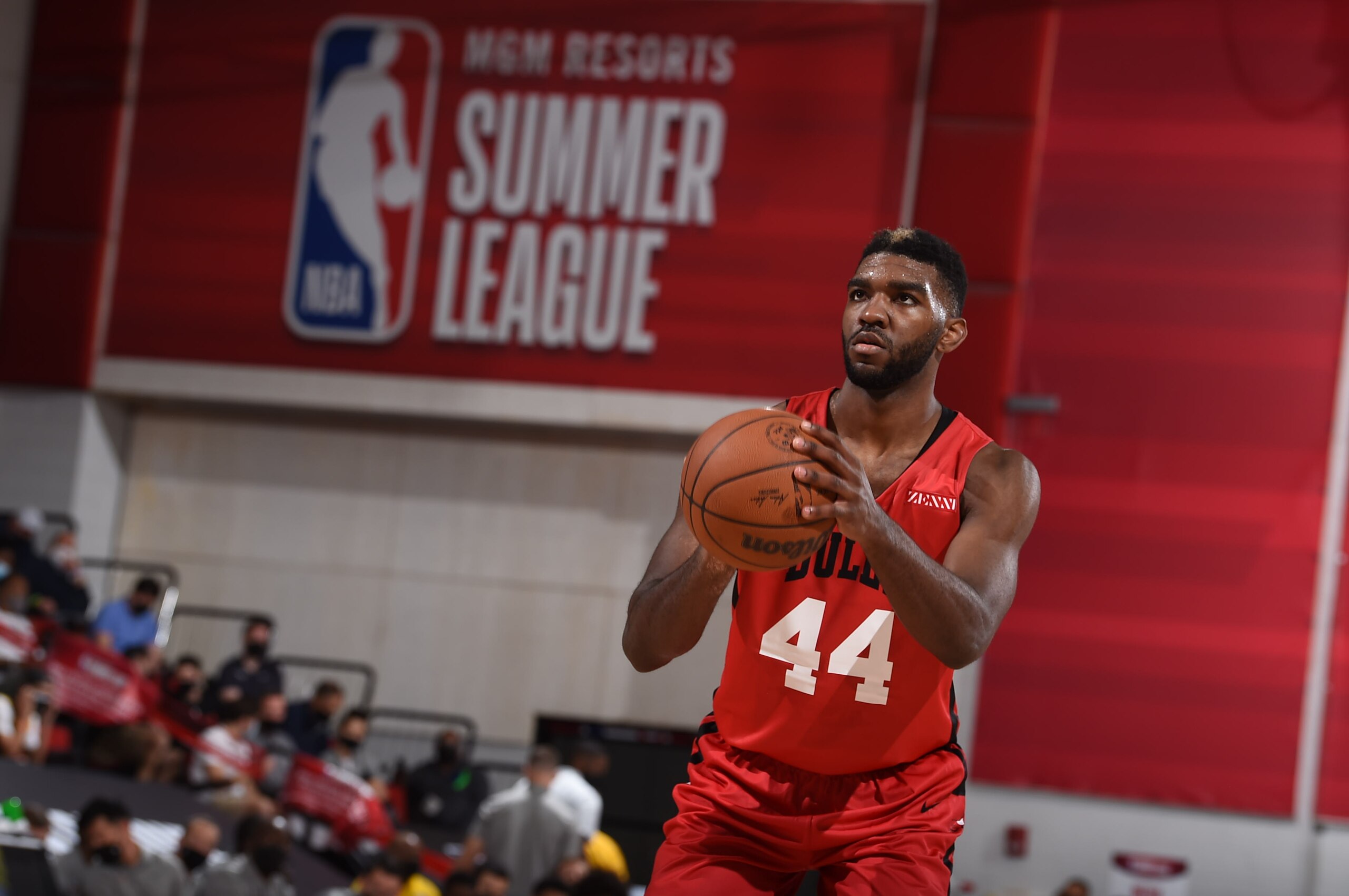 LAS VEGAS, NV - AUGUST 10: Patrick Williams #44 of the Chicago Bulls shoots a free throw during the game against the San Antonio Spurs during the 2021 Las Vegas Summer League on August 10, 2021 at the Cox Pavilion in Las Vegas, Nevada. NOTE TO USER: User expressly acknowledges and agrees that, by downloading and/or using this Photograph, user is consenting to the terms and conditions of the Getty Images License Agreement. Mandatory Copyright Notice: Copyright 2021 NBAE (Photo by David Dow/NBAE via Getty Images)