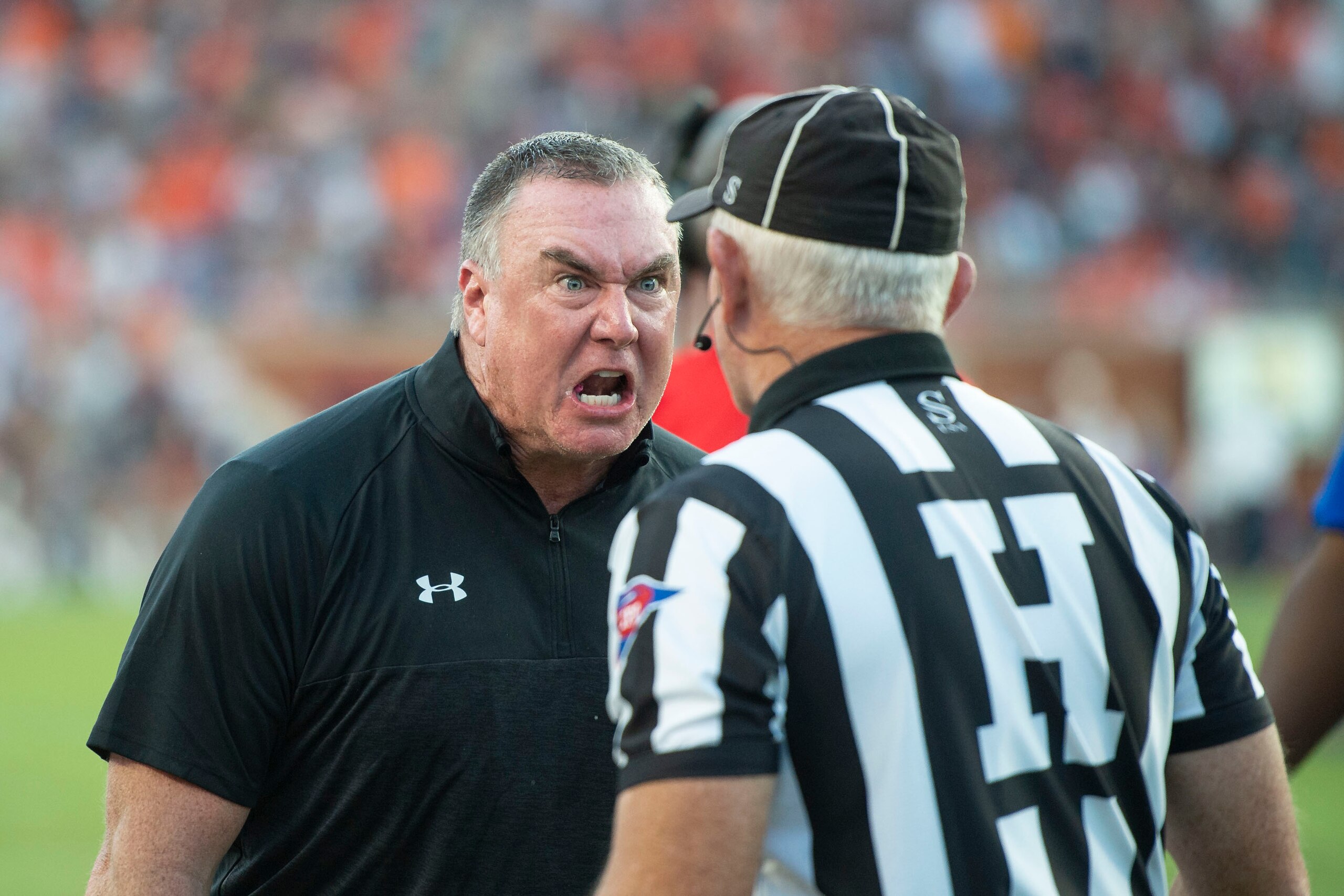 AUBURN, ALABAMA - SEPTEMBER 25: Head coach Shawn Elliott of the Georgia State Panthers argues with the head linesman during the forth quarter of their game against the Auburn Tigers at Jordan-Hare Stadium on September 25, 2021 in Auburn, Alabama. (Photo by Michael Chang/Getty Images)
