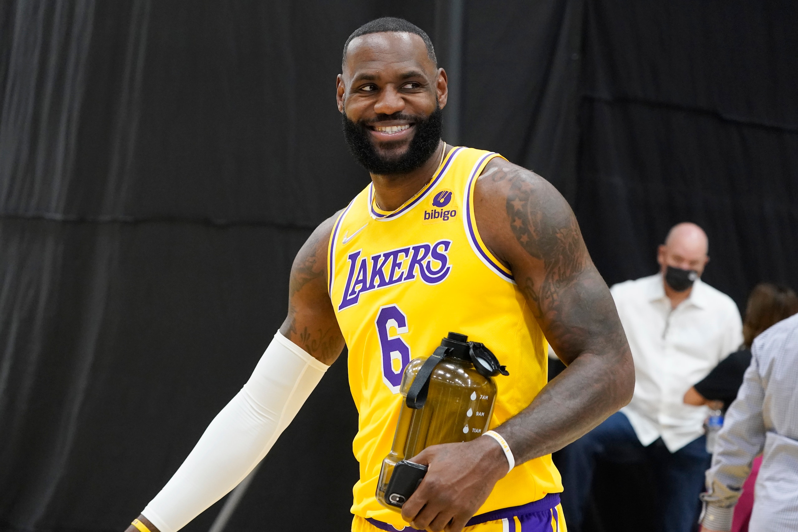 Los Angeles Lakers forward LeBron James smiles during the NBA basketball team's Media Day Tuesday, Sept. 28, 2021, in El Segundo, Calif. (AP Photo/Marcio Jose Sanchez) Los Angeles Lakers forward LeBron James smiles during the NBA basketball team's Media Day Tuesday, Sept. 28, 2021, in El Segundo, Calif. (AP Photo/Marcio Jose Sanchez)