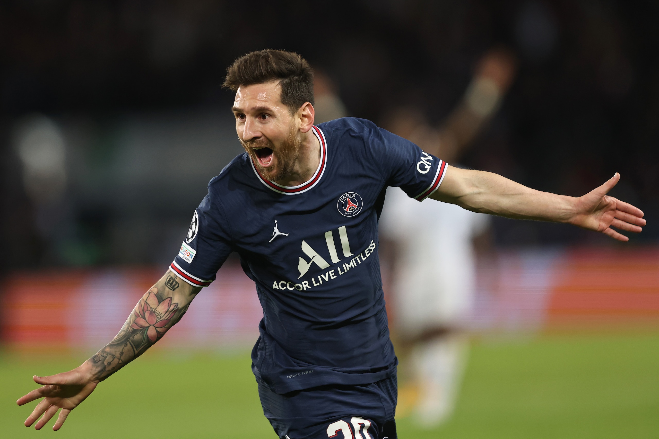 PARIS, FRANCE - SEPTEMBER 28: Lionel Messi of Paris Saint-Germain celebrates after scoring his team's second goal during the UEFA Champions League group A match between Paris Saint-Germain and Manchester City at Parc des Princes on September 28, 2021 in Paris, France. (Photo by Marc Atkins/Getty Images)