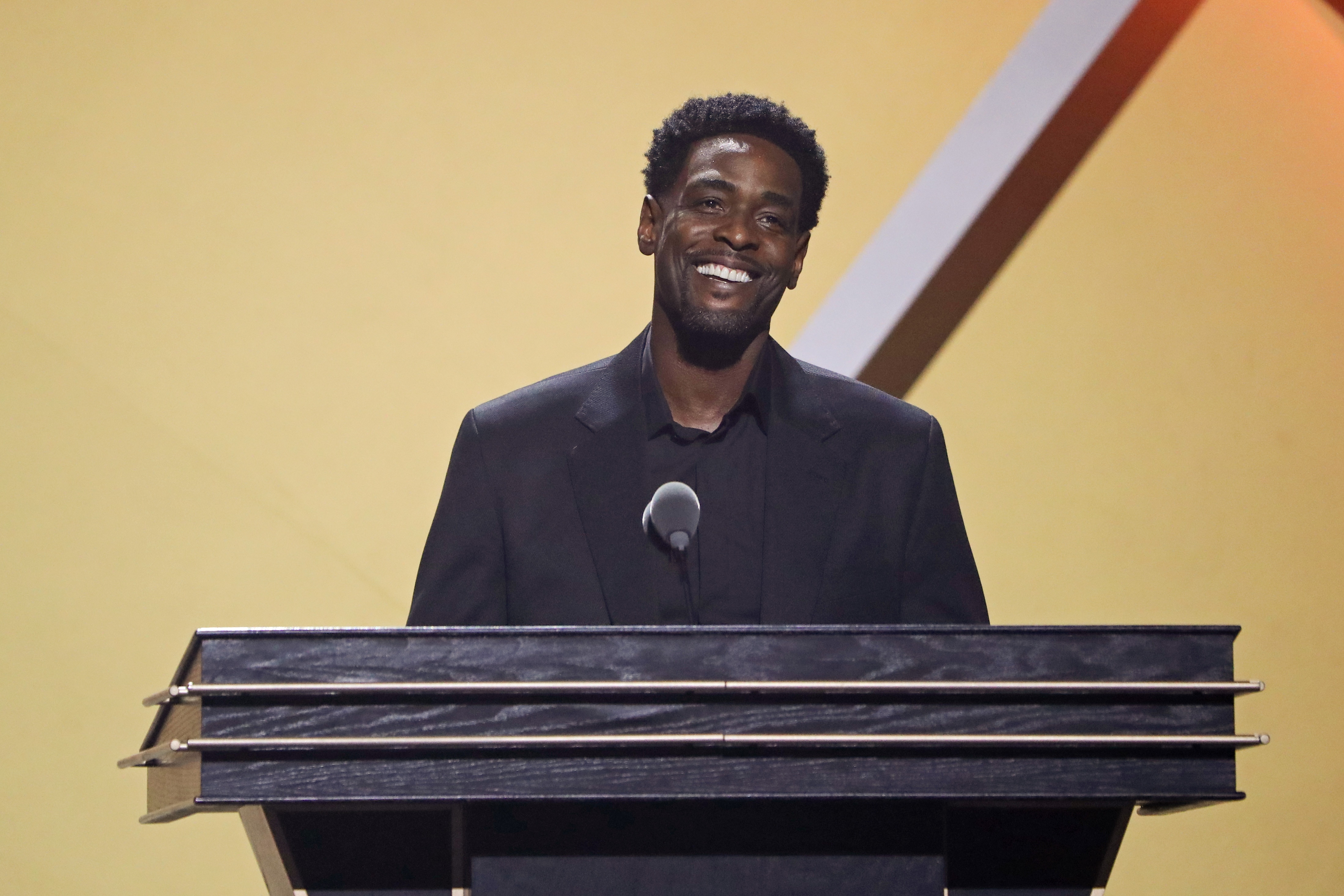 SPRINGFIELD, MA - SEPTEMBER 11: Chris Webber speaks to the audience during the 2021 Basketball Hall of Fame Enshrinement Ceremony on September 11, 2021 at MassMutual in Springfield, Massachusetts. NOTE TO USER: User expressly acknowledges and agrees that, by downloading and/or using this photograph, user is consenting to the terms and conditions of the Getty Images License Agreement. Mandatory Copyright Notice: Copyright 2021 NBAE (Photo by Nathaniel S. Butler/NBAE via Getty Images)