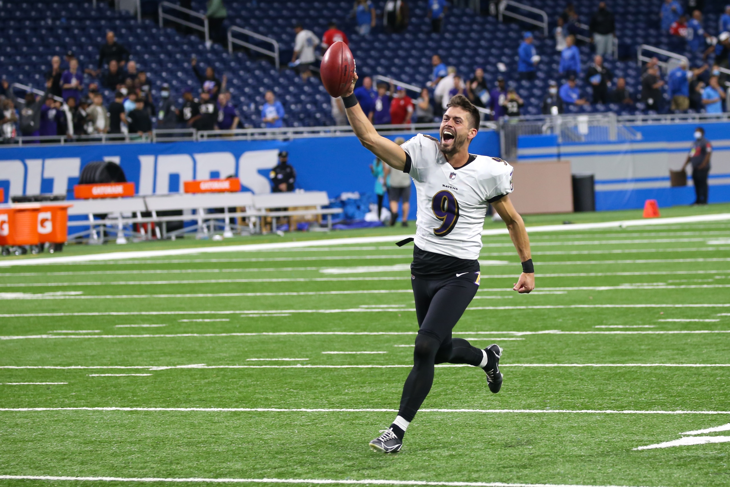 DETROIT, MI - SEPTEMBER 26:  Baltimore Ravens place kicker Justin Tucker (9) celebrates at the end of the game after kicking a game-winning record-setting 66-yard field goal with seven seconds left in the fourth quarter of a regular season NFL game between the Baltimore Ravens and the Detroit Lions on September 26, 2021 at Ford Field in Detroit, Michigan.  (Photo by Scott W. Grau/Icon Sportswire via Getty Images)