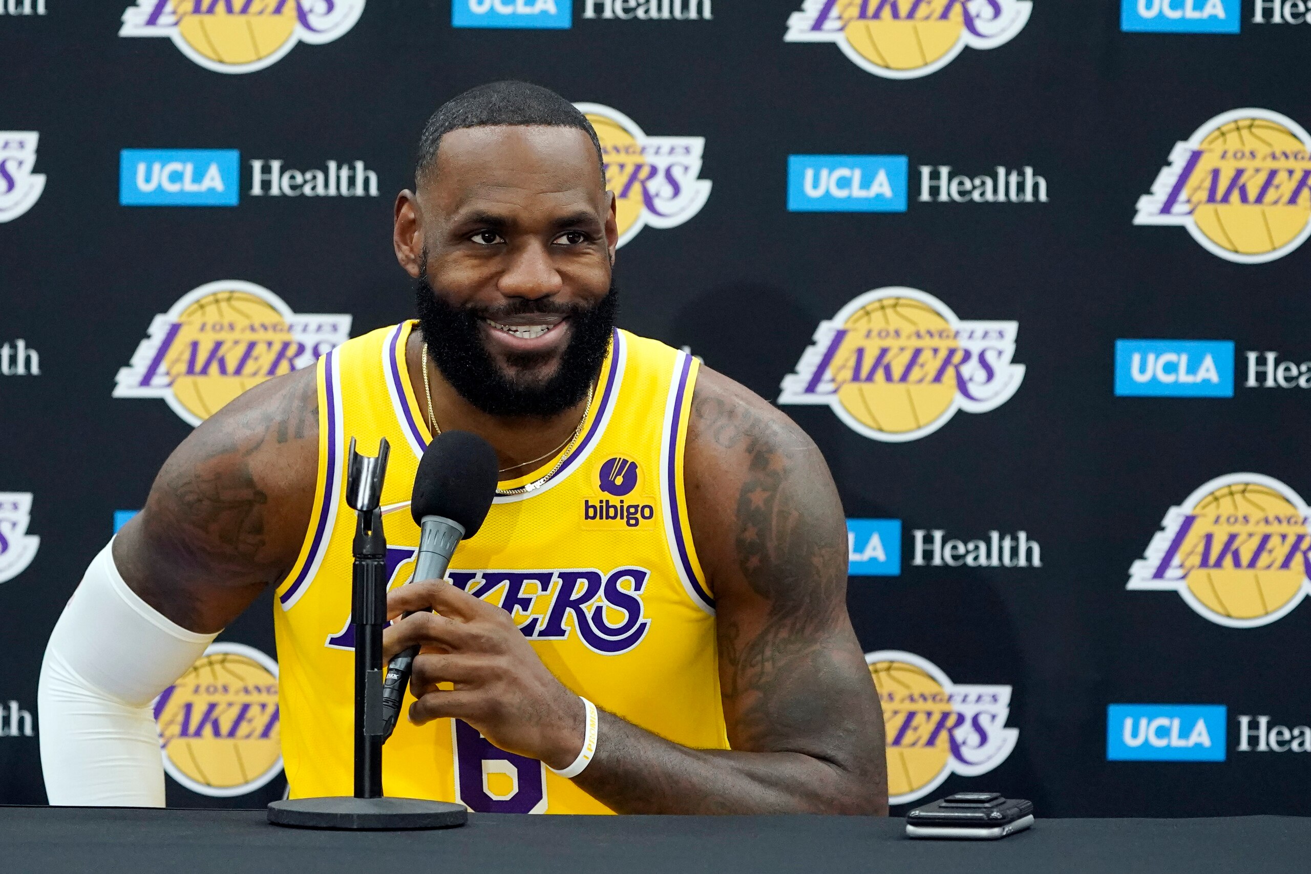 Los Angeles Lakers forward LeBron James answers questions during the NBA basketball team's Media Day Tuesday, Sept. 28, 2021, in El Segundo, Calif. (AP Photo/Marcio Jose Sanchez) Los Angeles Lakers forward LeBron James answers questions during the NBA basketball team's Media Day Tuesday, Sept. 28, 2021, in El Segundo, Calif. (AP Photo/Marcio Jose Sanchez)