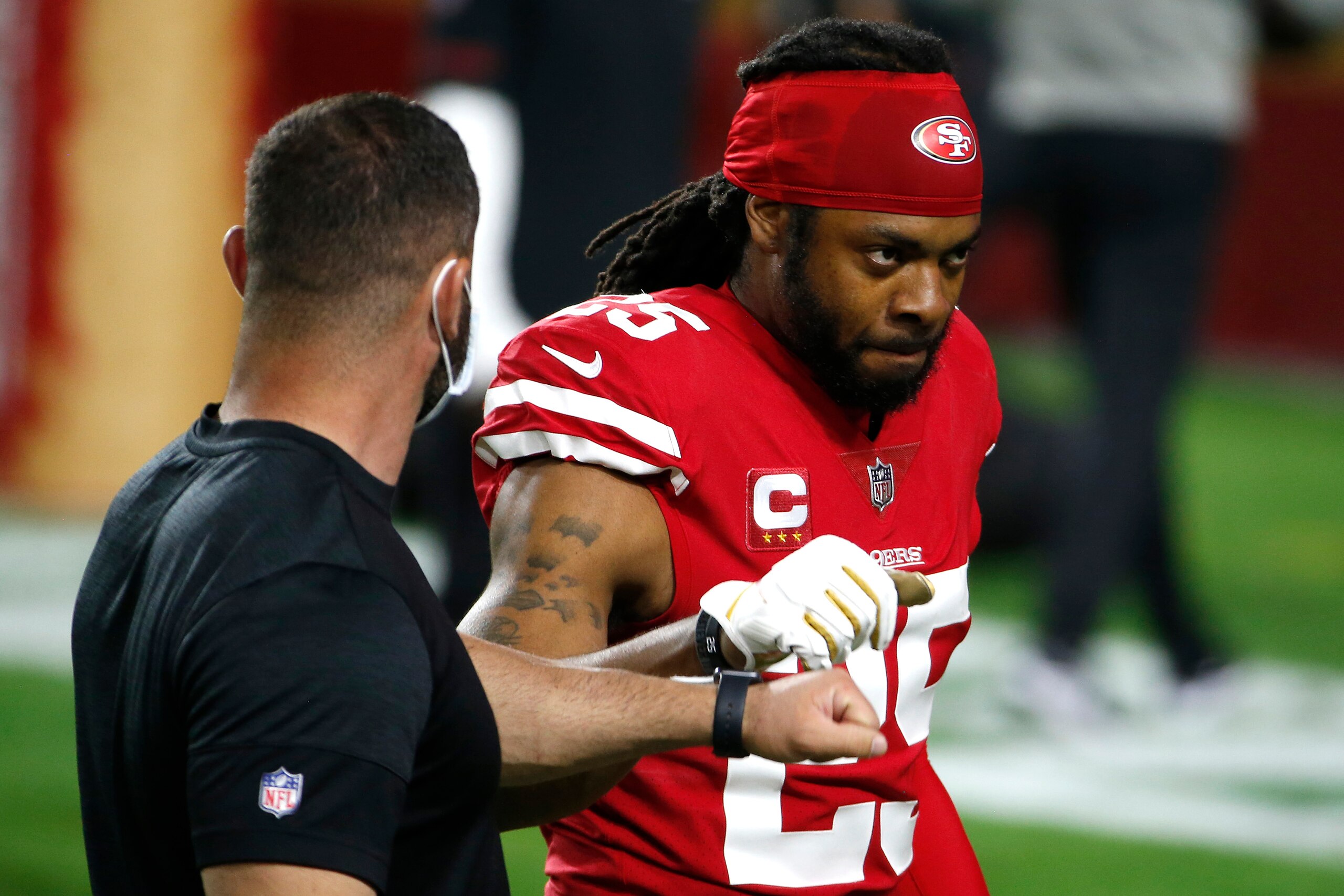 GLENDALE, ARIZONA - DECEMBER 07: Cornerback Richard Sherman #25 of the San Francisco 49ers warms up prior to facing the Buffalo Bills at State Farm Stadium on December 07, 2020 in Glendale, Arizona. (Photo by Ralph Freso/Getty Images) GLENDALE, ARIZONA - DECEMBER 07: Cornerback Richard Sherman #25 of the San Francisco 49ers warms up prior to facing the Buffalo Bills at State Farm Stadium on December 07, 2020 in Glendale, Arizona. (Photo by Ralph Freso/Getty Images)