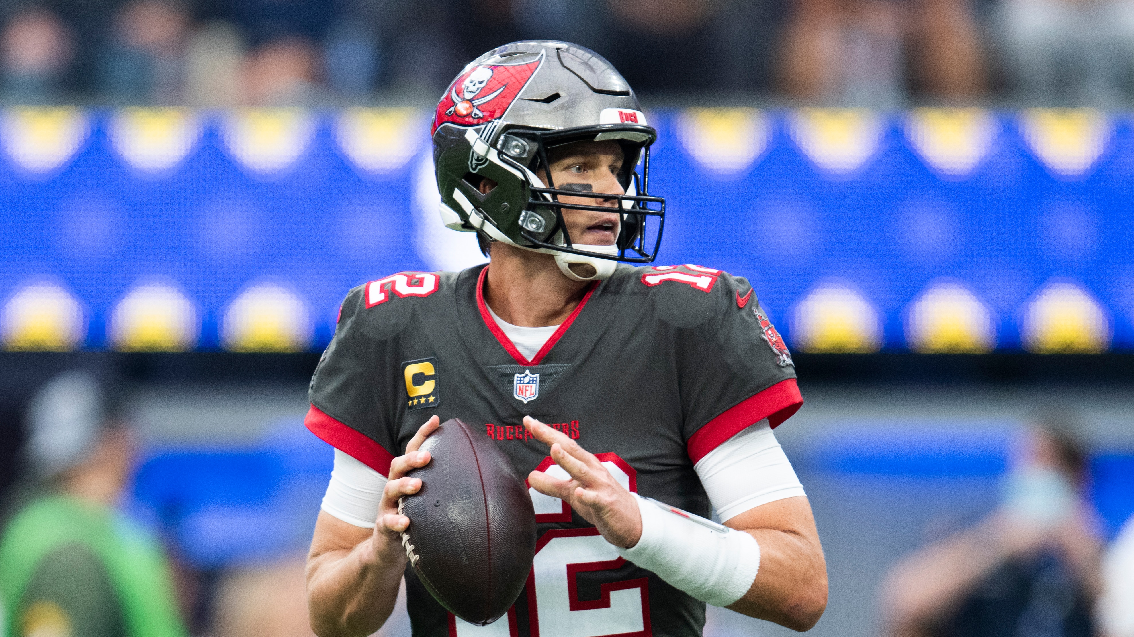 Tampa Bay Buccaneers quarterback Tom Brady (12) looks to throw a pass during an NFL football game against the Los Angeles Rams Sunday, Sept. 26, 2021, in Inglewood, Calif. (AP Photo/Kyusung Gong)