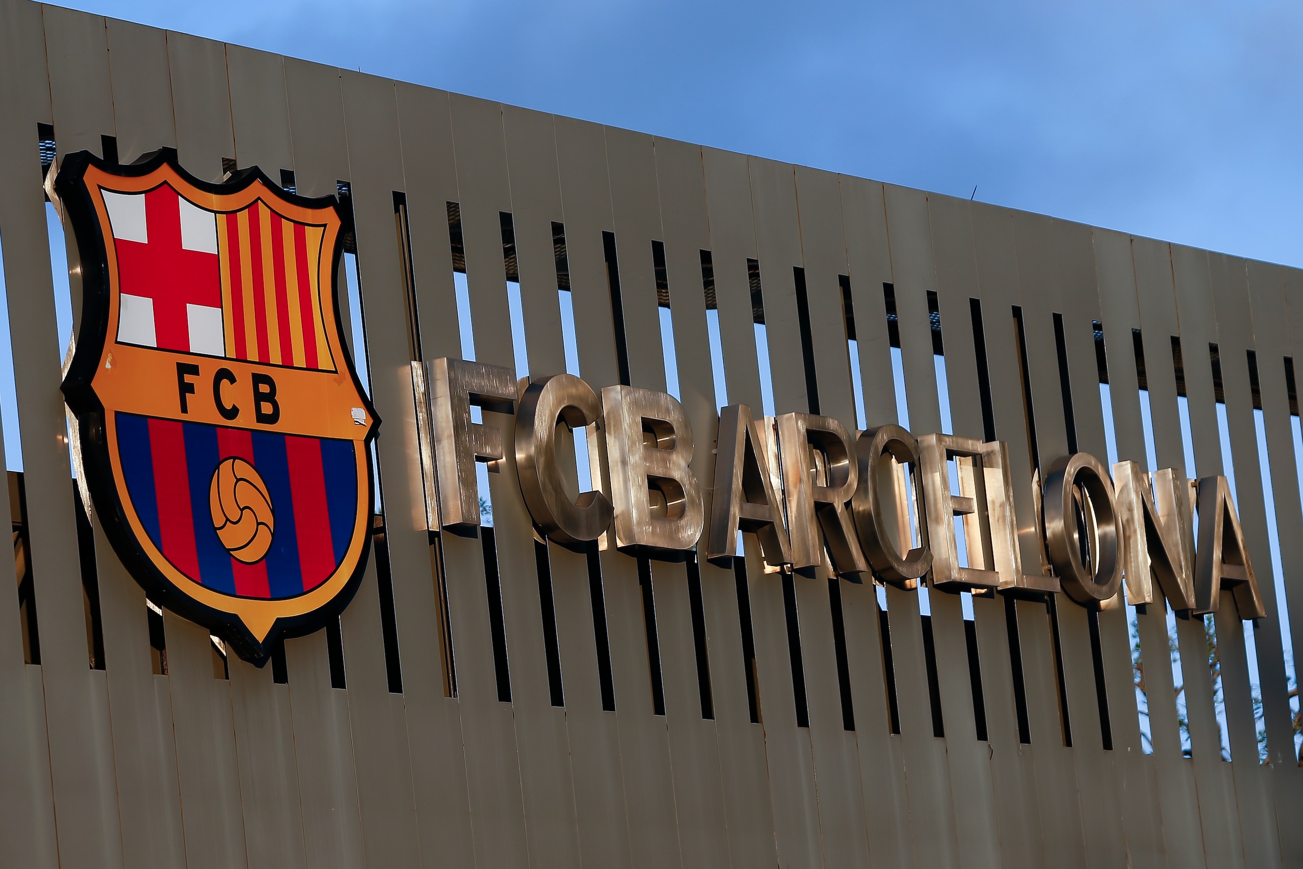 BARCELONA, SPAIN - APRIL 22: Spanish football club Barcelona's logo at the Camp Nou stadium prior the La Liga Santander match between FC Barcelona and Getafe CF at Camp Nou on April 22, 2021 in Barcelona, Spain. Sporting stadiums around the UK remain under strict restrictions due to the Coronavirus Pandemic as Government social distancing laws prohibit fans inside venues resulting in games being played behind closed doors. (Photo by Eric Alonso/Getty Images)