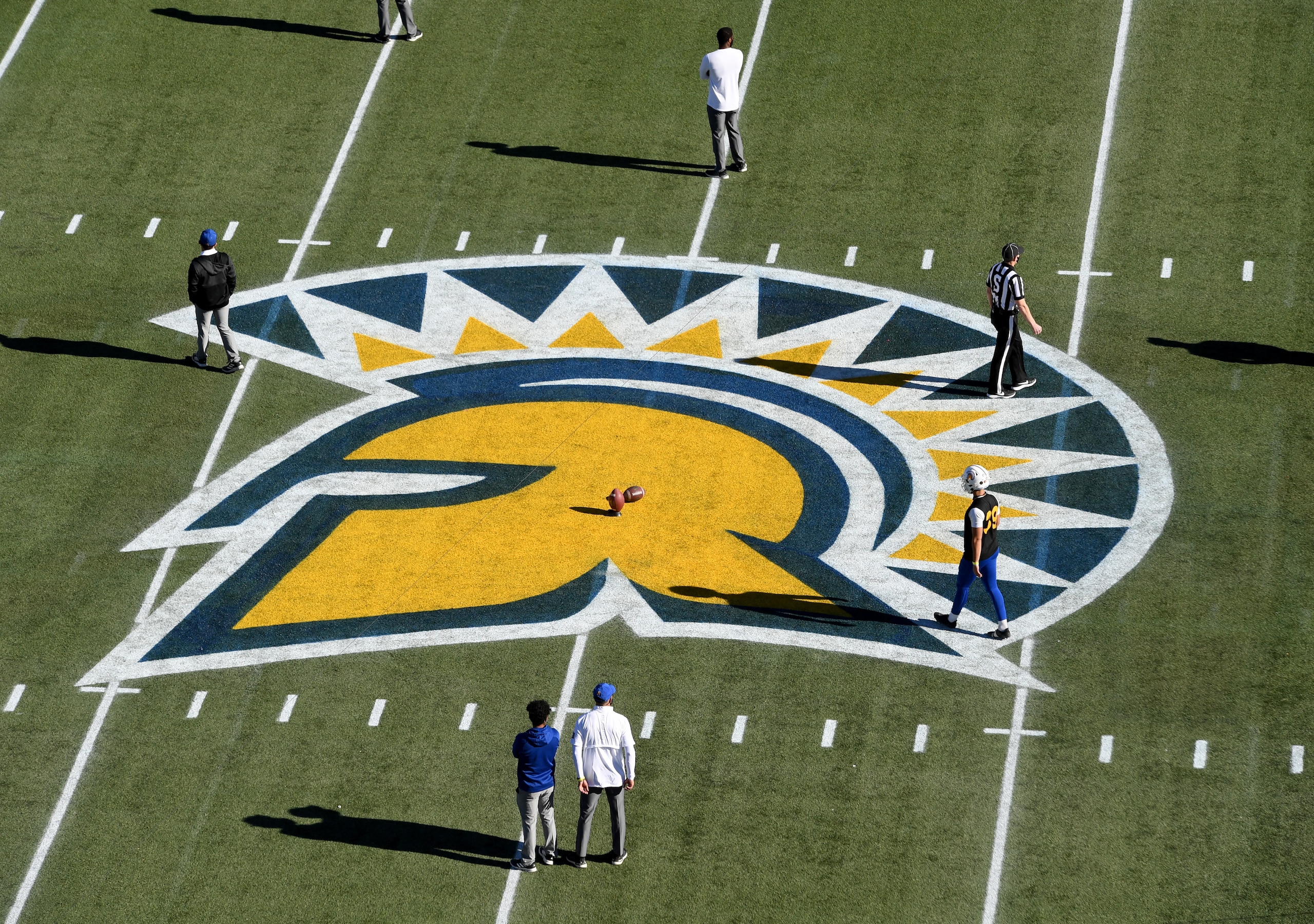 LAS VEGAS, NEVADA - DECEMBER 19:  Placekicker Matt Mercurio #39 of the San Jose State Spartans warms up on the team's logo at midfield before the Mountain West Football Championship against the Boise State Broncos at Sam Boyd Stadium on December 19, 2020 in Las Vegas, Nevada.  (Photo by Ethan Miller/Getty Images)
