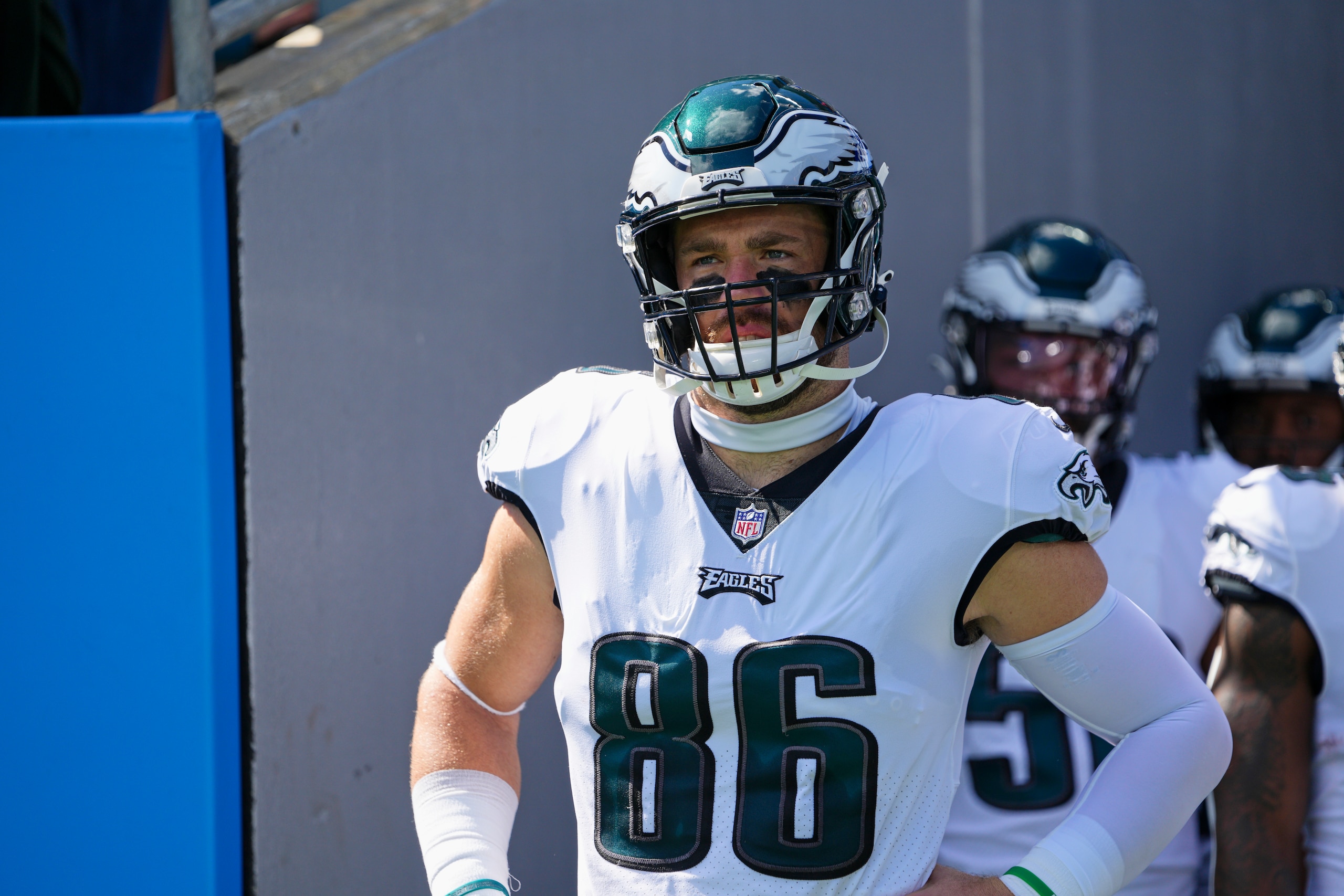 CHARLOTTE, NC - OCTOBER 10: Philadelphia Eagles tight end Zach Ertz (86) looks on during the game between the Carolina Panthers and the Philadelphia Eagles on October 10, 2021 at Bank of America Stadium in Charlotte, NC. (Photo by Andy Lewis/Icon Sportswire via Getty Images) CHARLOTTE, NC - OCTOBER 10: Philadelphia Eagles tight end Zach Ertz (86) looks on during the game between the Carolina Panthers and the Philadelphia Eagles on October 10, 2021 at Bank of America Stadium in Charlotte, NC. (Photo by Andy Lewis/Icon Sportswire via Getty Images)
