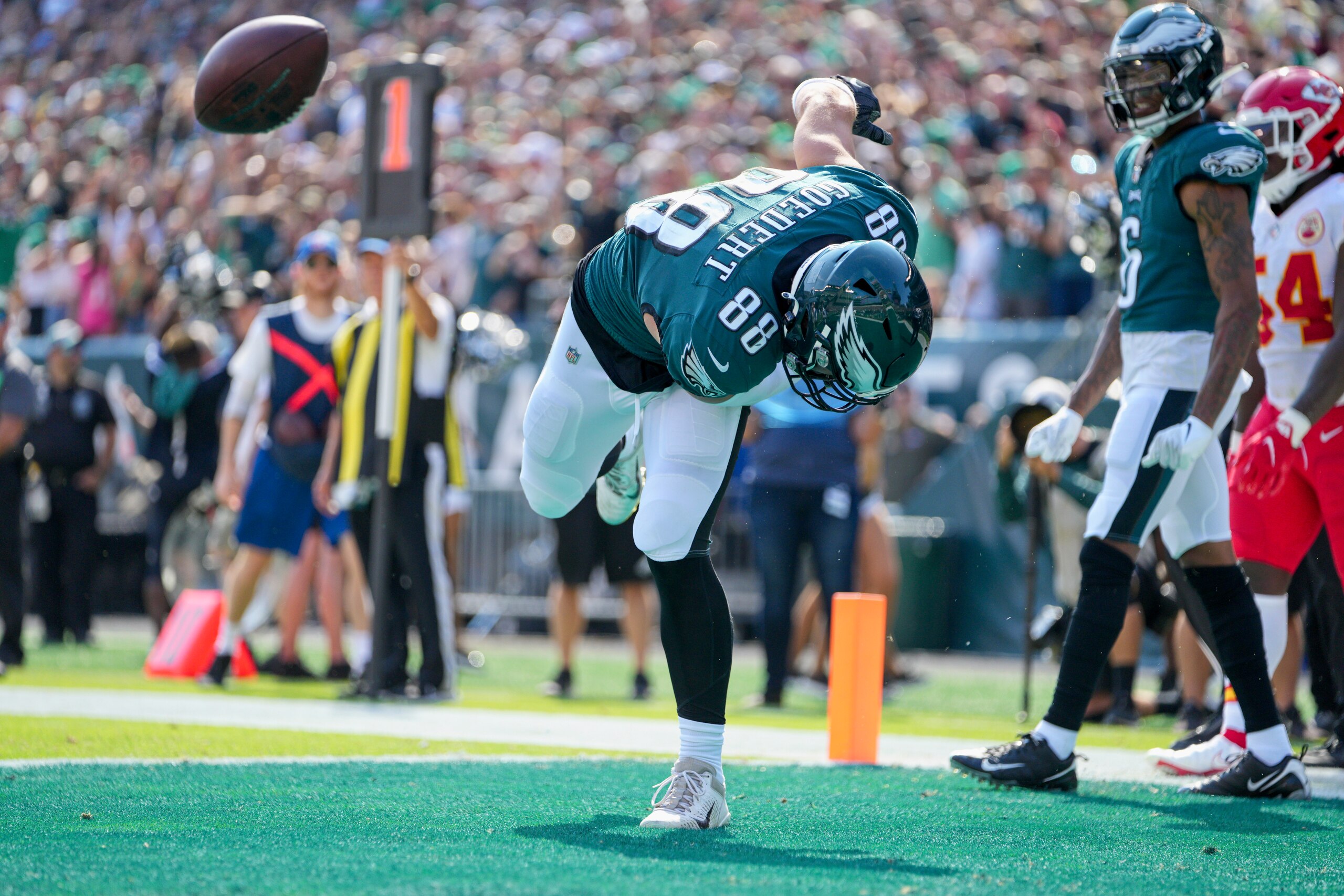 PHILADELPHIA, PA - OCTOBER 03: Philadelphia Eagles tight end Dallas Goedert (88) spikes the ball during the game between the Philadelphia Eagles and the Kansas City Chiefs on October 3, 2021 at Lincoln Financial Field in Philadelphia, PA. Photo by Andy Lewis/Icon Sportswire via Getty Images)