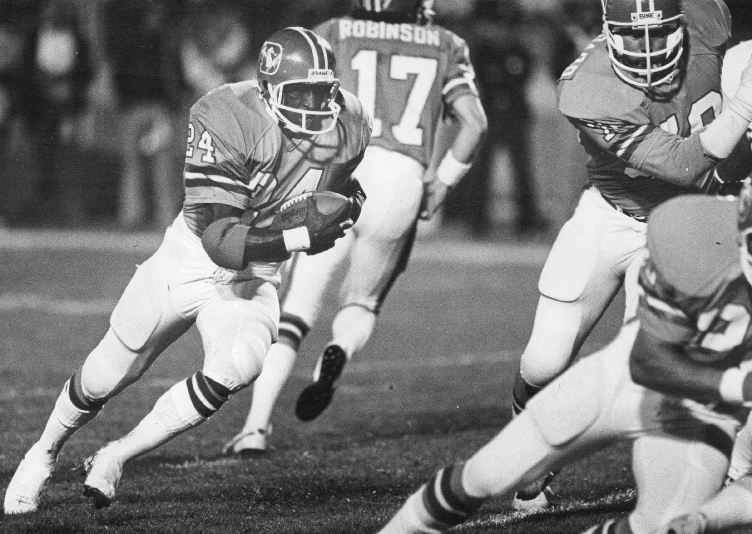 OCT 13 1980, OCT 14 1980; Football - Denver Broncos (Action); Idents: Otis Armstrong comes off Right Tackle on his Way to an 8 yd. Touchdown Run Early in the First Qtr.;  (Photo By John Sunderland/The Denver Post via Getty Images)