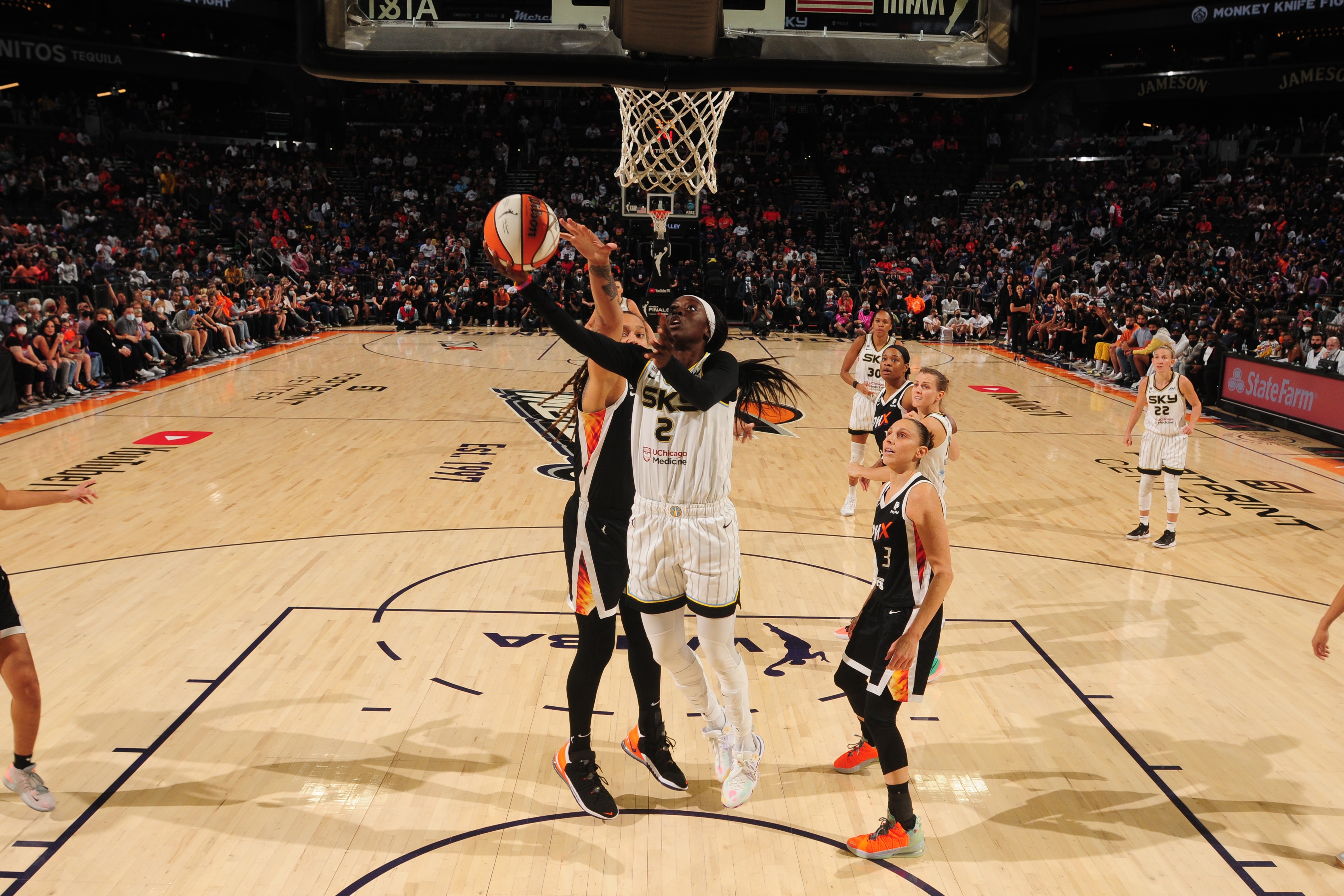 PHOENIX, AZ - OCTOBER 13: Kahleah Copper #2 of the Chicago Sky drives to the basket against the Phoenix Mercury during Game Two of the 2021 WNBA Finals on October 13, 2021 at Footprint Center in Phoenix, Arizona. NOTE TO USER: User expressly acknowledges and agrees that, by downloading and or using this photograph, user is consenting to the terms and conditions of the Getty Images License Agreement. Mandatory Copyright Notice: Copyright 2021 NBAE (Photo by Barry Gossage/NBAE via Getty Images)