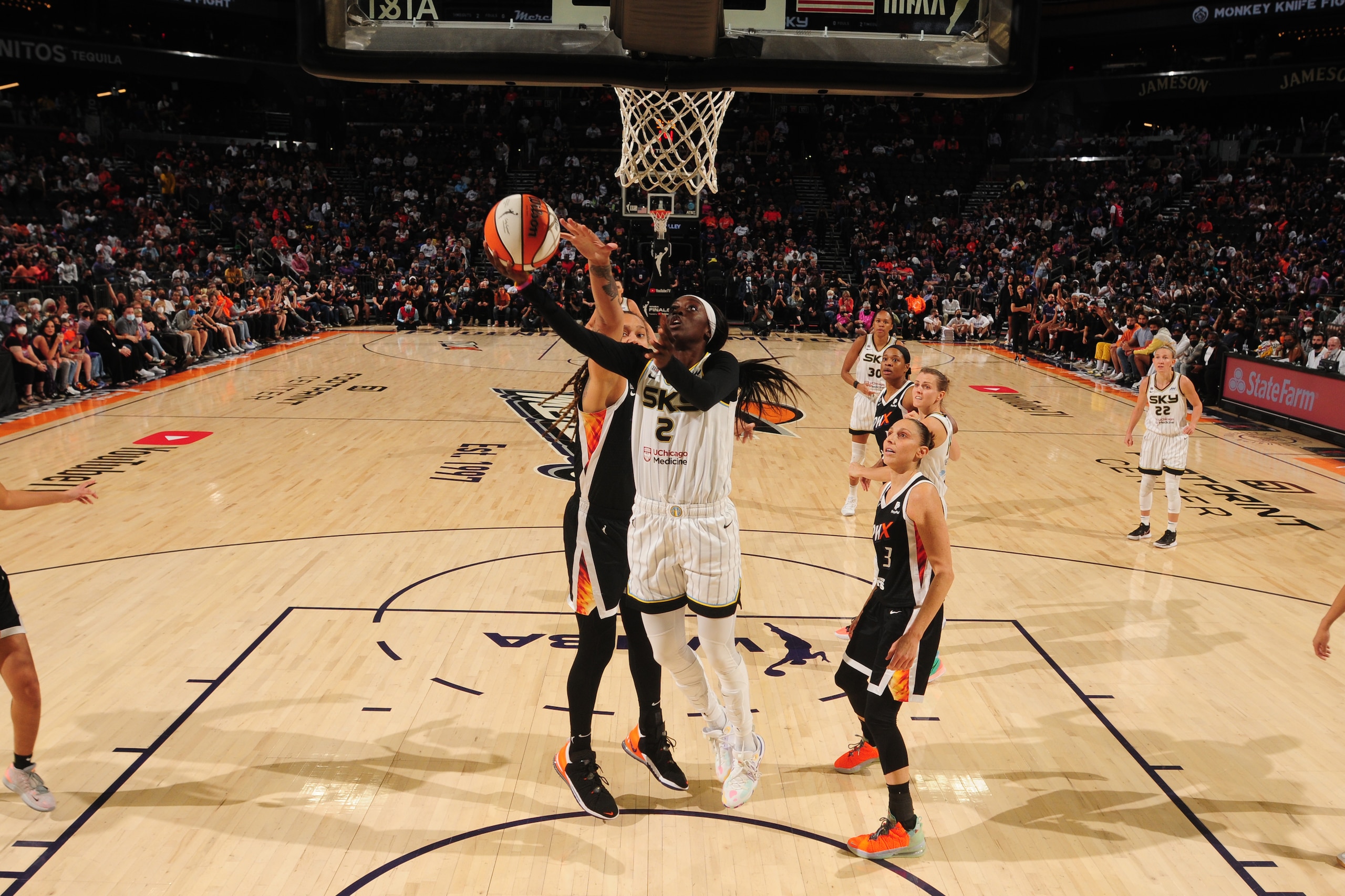 PHOENIX, AZ - OCTOBER 13: Kahleah Copper #2 of the Chicago Sky drives to the basket against the Phoenix Mercury during Game Two of the 2021 WNBA Finals on October 13, 2021 at Footprint Center in Phoenix, Arizona. NOTE TO USER: User expressly acknowledges and agrees that, by downloading and or using this photograph, user is consenting to the terms and conditions of the Getty Images License Agreement. Mandatory Copyright Notice: Copyright 2021 NBAE (Photo by Barry Gossage/NBAE via Getty Images)