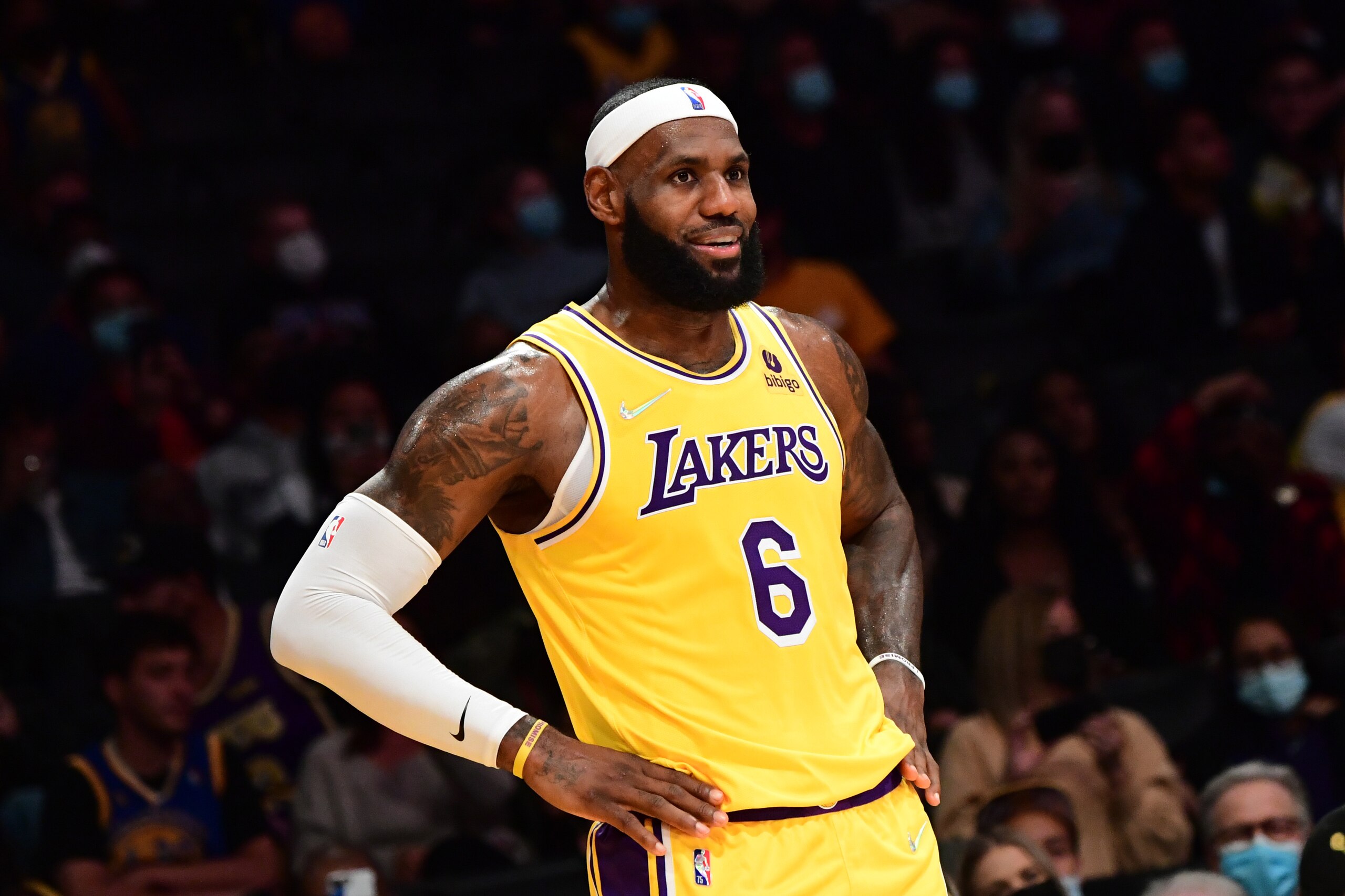 LOS ANGELES, CA - OCTOBER 12: LeBron James #6 of the Los Angeles Lakers smiles during a preseason game against the Golden State Warriors on October 12, 2021 at STAPLES Center in Los Angeles, California. NOTE TO USER: User expressly acknowledges and agrees that, by downloading and/or using this Photograph, user is consenting to the terms and conditions of the Getty Images License Agreement. Mandatory Copyright Notice: Copyright 2021 NBAE (Photo by Adam Pantozzi/NBAE via Getty Images)