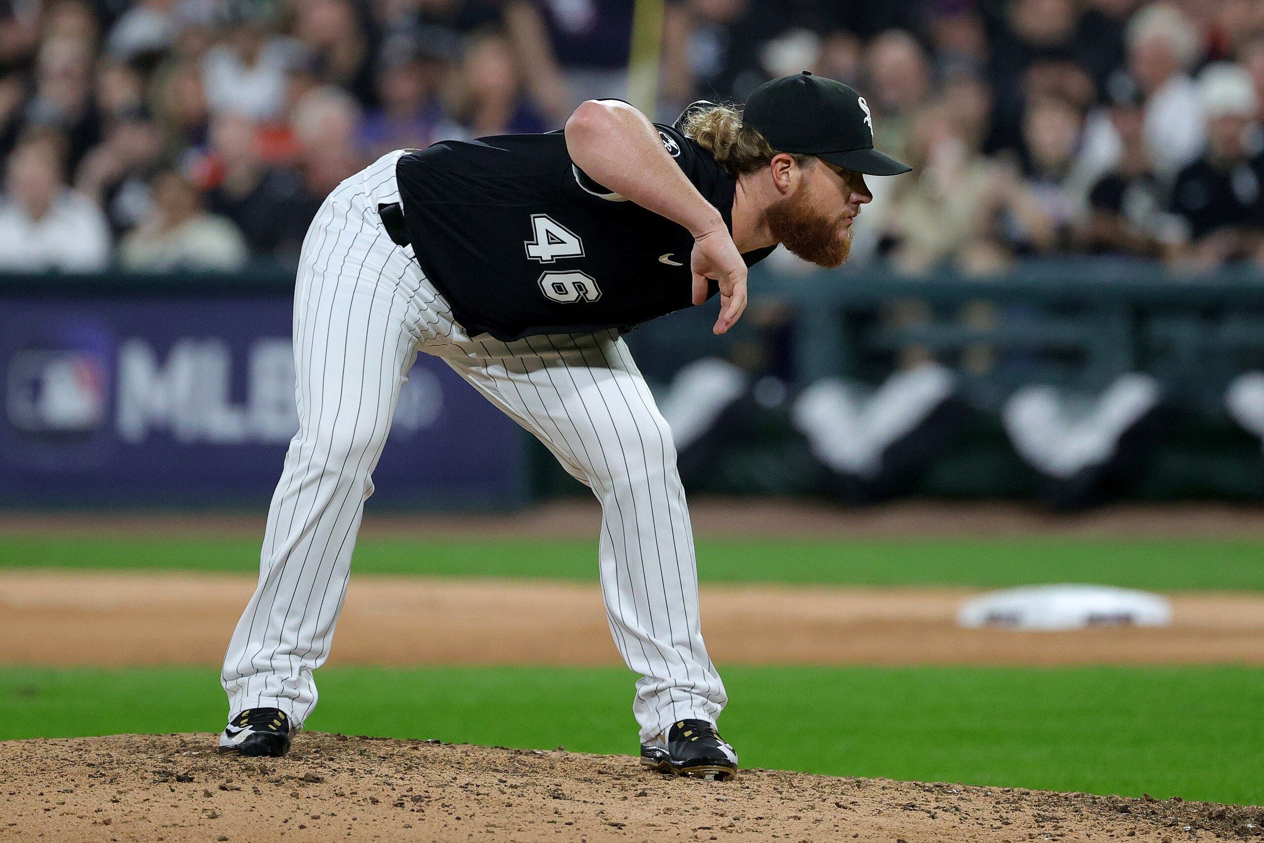 CHICAGO, ILLINOIS - OCTOBER 10: Craig Kimbrel #46 of the Chicago White Sox prepares to pitch in the eighth inning during game 3 of the American League Division Series against the Houston Astros at Guaranteed Rate Field on October 10, 2021 in Chicago, Illinois. (Photo by Stacy Revere/Getty Images) CHICAGO, ILLINOIS - OCTOBER 10: Craig Kimbrel #46 of the Chicago White Sox prepares to pitch in the eighth inning during game 3 of the American League Division Series against the Houston Astros at Guaranteed Rate Field on October 10, 2021 in Chicago, Illinois. (Photo by Stacy Revere/Getty Images)