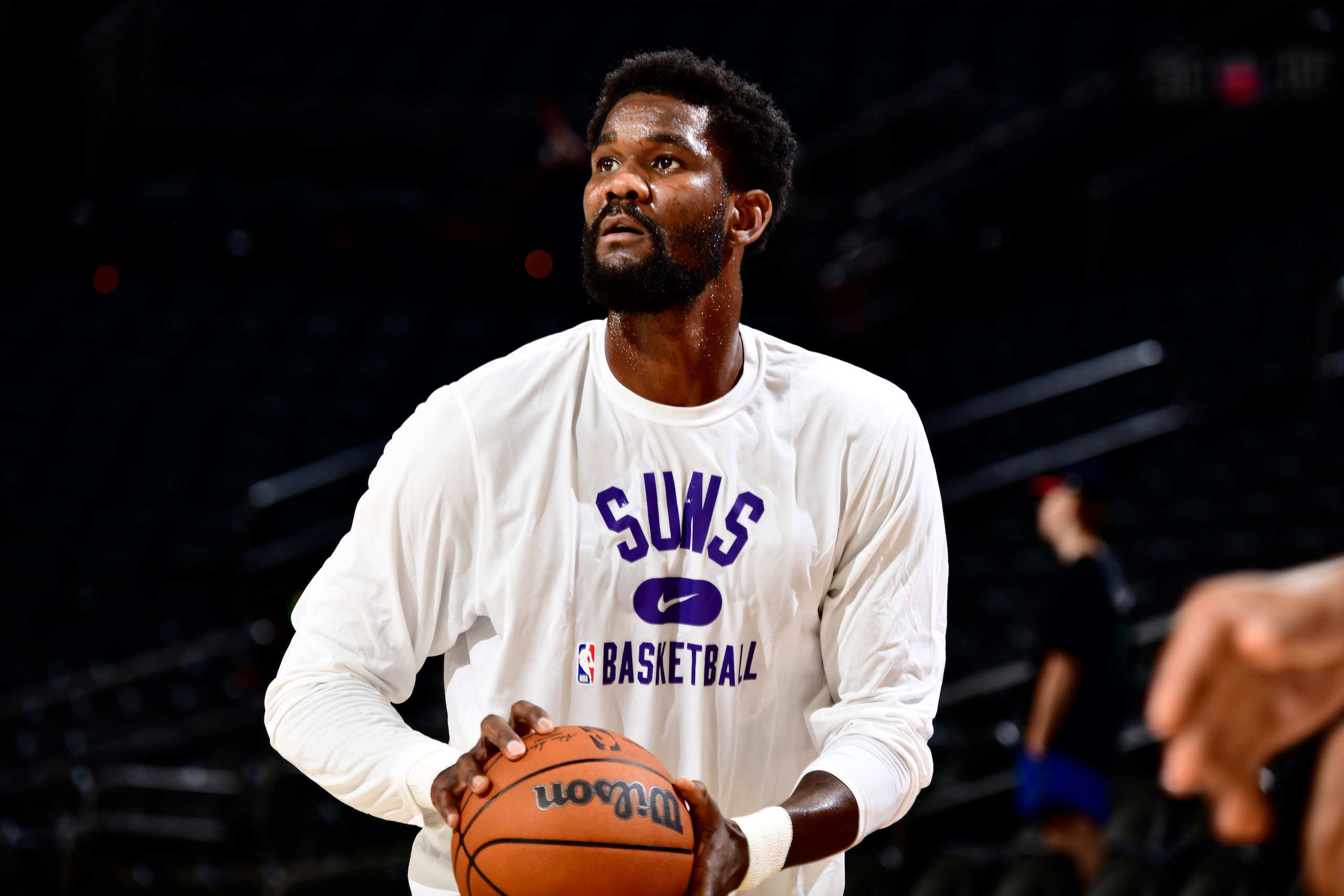 PHOENIX, AZ - OCTOBER 6: Deandre Ayton #22 of the Phoenix Suns handles the ball before the game against the Los Angeles Lakers during a preseason game on October 6, 2021 at Footprint Center in Phoenix, Arizona. NOTE TO USER: User expressly acknowledges and agrees that, by downloading and or using this photograph, user is consenting to the terms and conditions of the Getty Images License Agreement. Mandatory Copyright Notice: Copyright 2021 NBAE (Photo by Barry Gossage/NBAE via Getty Images) PHOENIX, AZ - OCTOBER 6: Deandre Ayton #22 of the Phoenix Suns handles the ball before the game against the Los Angeles Lakers during a preseason game on October 6, 2021 at Footprint Center in Phoenix, Arizona. NOTE TO USER: User expressly acknowledges and agrees that, by downloading and or using this photograph, user is consenting to the terms and conditions of the Getty Images License Agreement. Mandatory Copyright Notice: Copyright 2021 NBAE (Photo by Barry Gossage/NBAE via Getty Images)