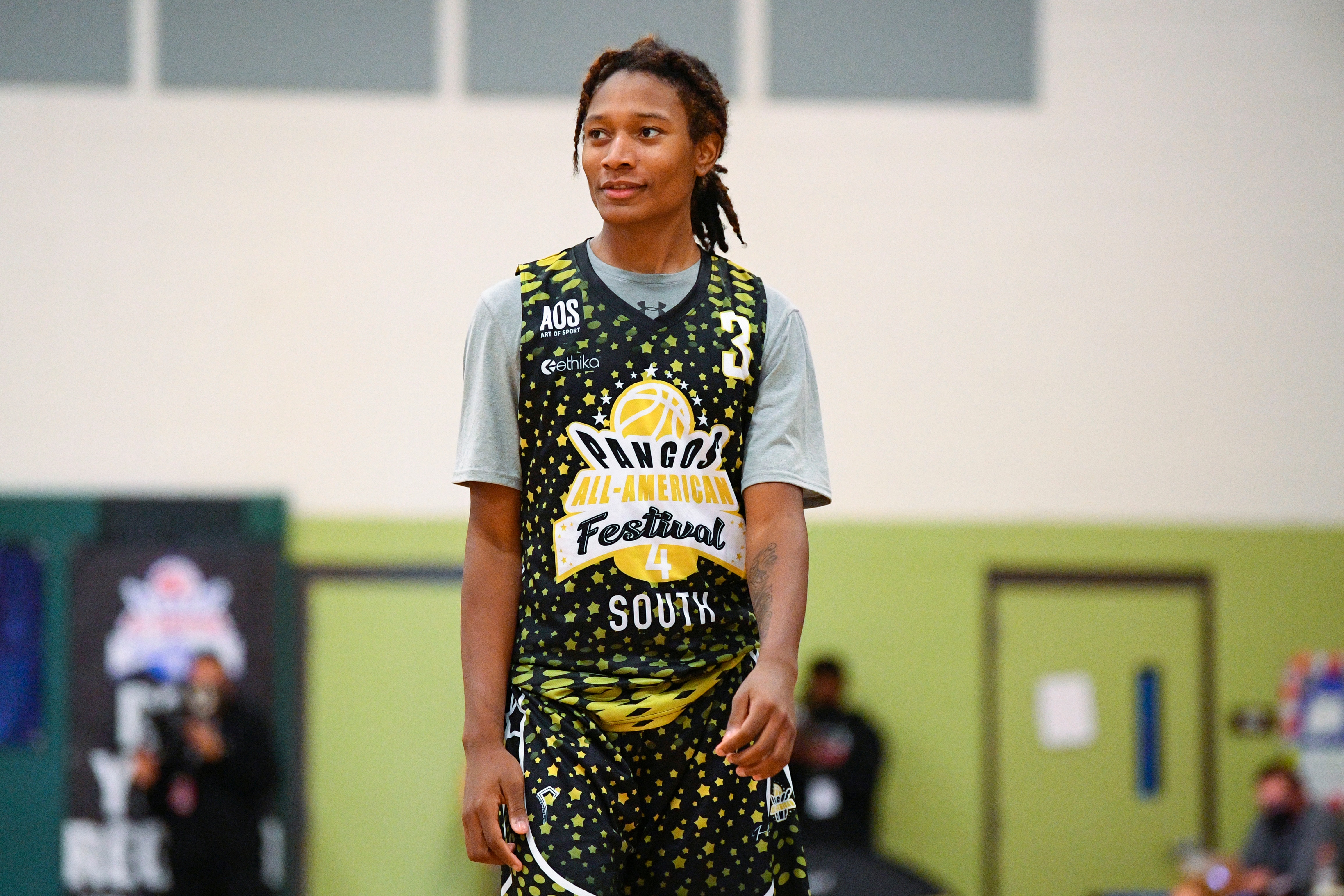 CHANDLER, AZ - NOVEMBER 08: TyTy Washington, from AZ Compass Prep, looks on during the Pangos All-American Festival on November 8, 2020 at AZ Compass Prep in Chandler, AZ. (Photo by Brian Rothmuller/Icon Sportswire via Getty Images)