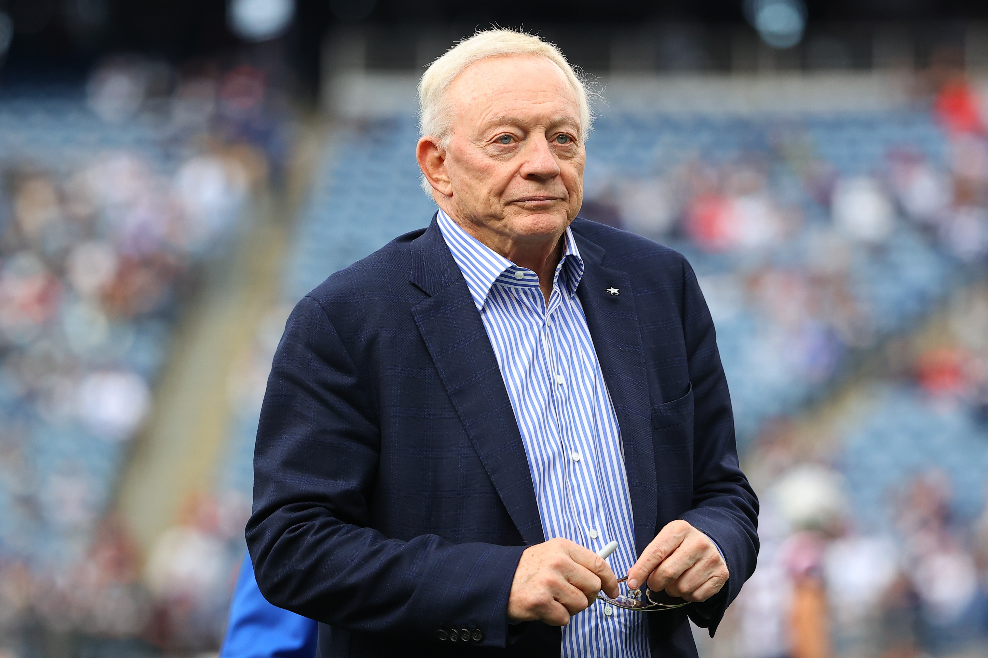 NFL BREAKING NEWS: Dallas Cowboys make waves with blockbuster Trade Pitch, spending $29 million to bring in a 4-time Pro Bowl star to change the course of the season.