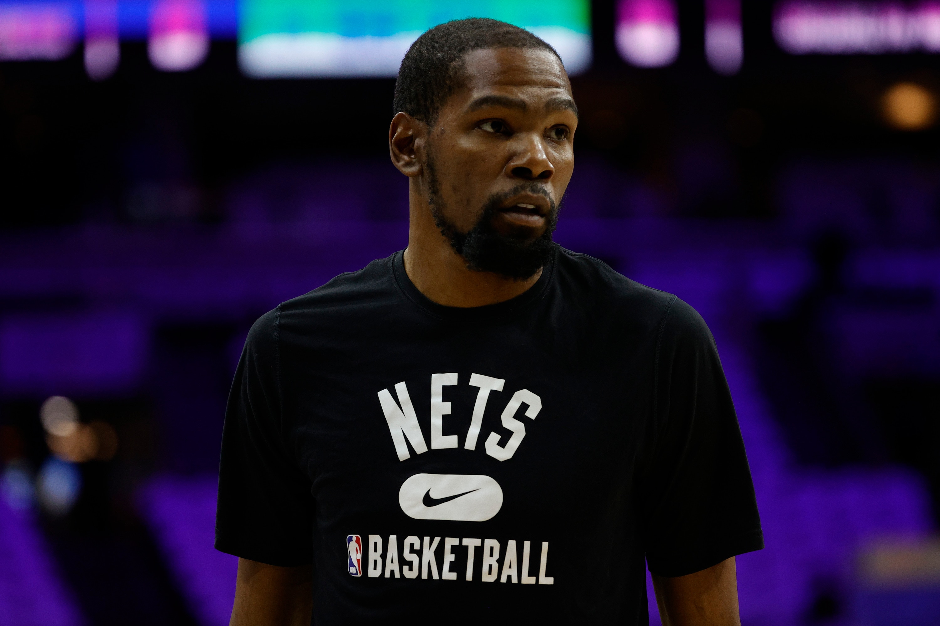 PHILADELPHIA, PENNSYLVANIA - OCTOBER 22: Kevin Durant #7 of the Brooklyn Nets warms up before playing against the Philadelphia 76ers at Wells Fargo Center on October 22, 2021 in Philadelphia, Pennsylvania. NOTE TO USER: User expressly acknowledges and agrees that, by downloading and or using this photograph, User is consenting to the terms and conditions of the Getty Images License Agreement.  (Photo by Tim Nwachukwu/Getty Images)