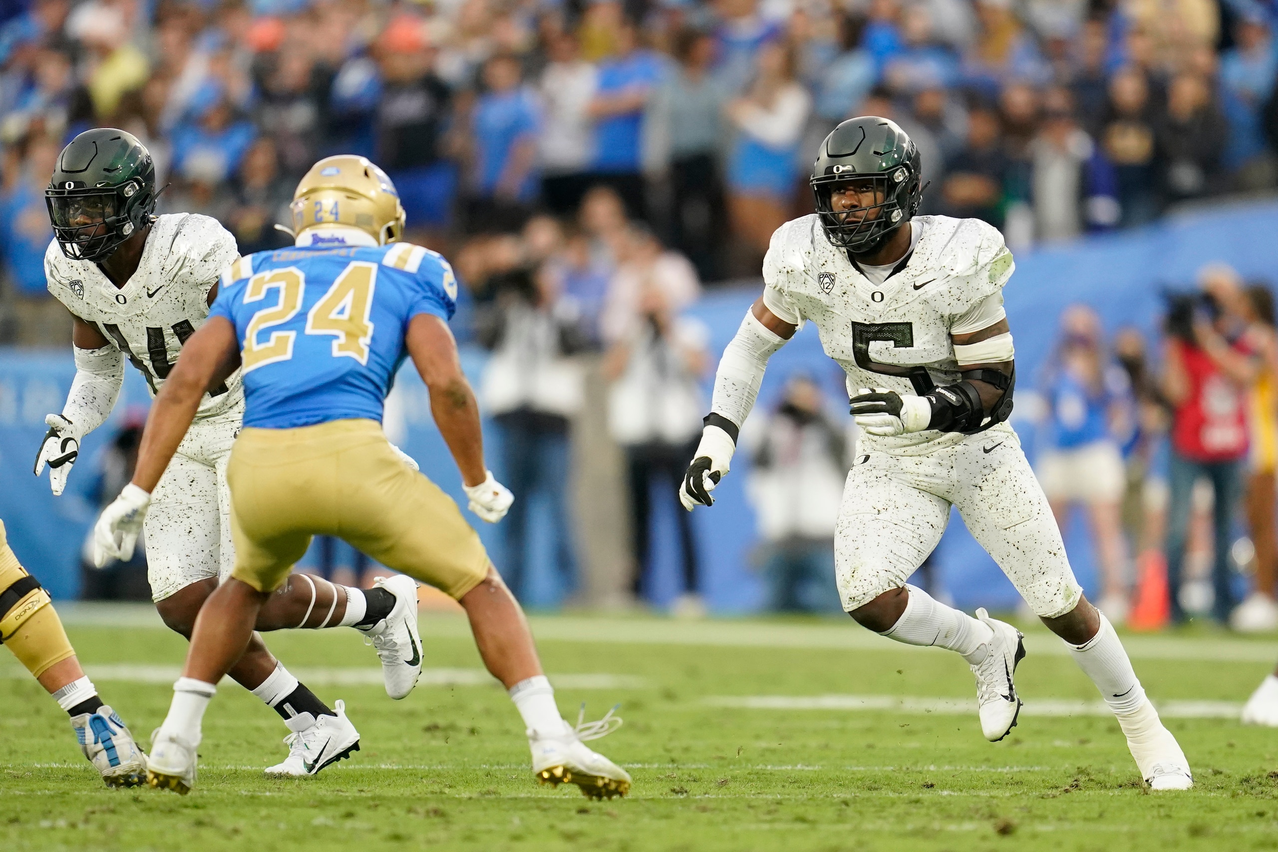 Oregon defensive end Kayvon Thibodeaux (5) defends against UCLA during the second half of an NCAA college football game Saturday, Oct. 23, 2021, in Pasadena, Calif. (AP Photo/Marcio Jose Sanchez) Oregon defensive end Kayvon Thibodeaux (5) defends against UCLA during the second half of an NCAA college football game Saturday, Oct. 23, 2021, in Pasadena, Calif. (AP Photo/Marcio Jose Sanchez)