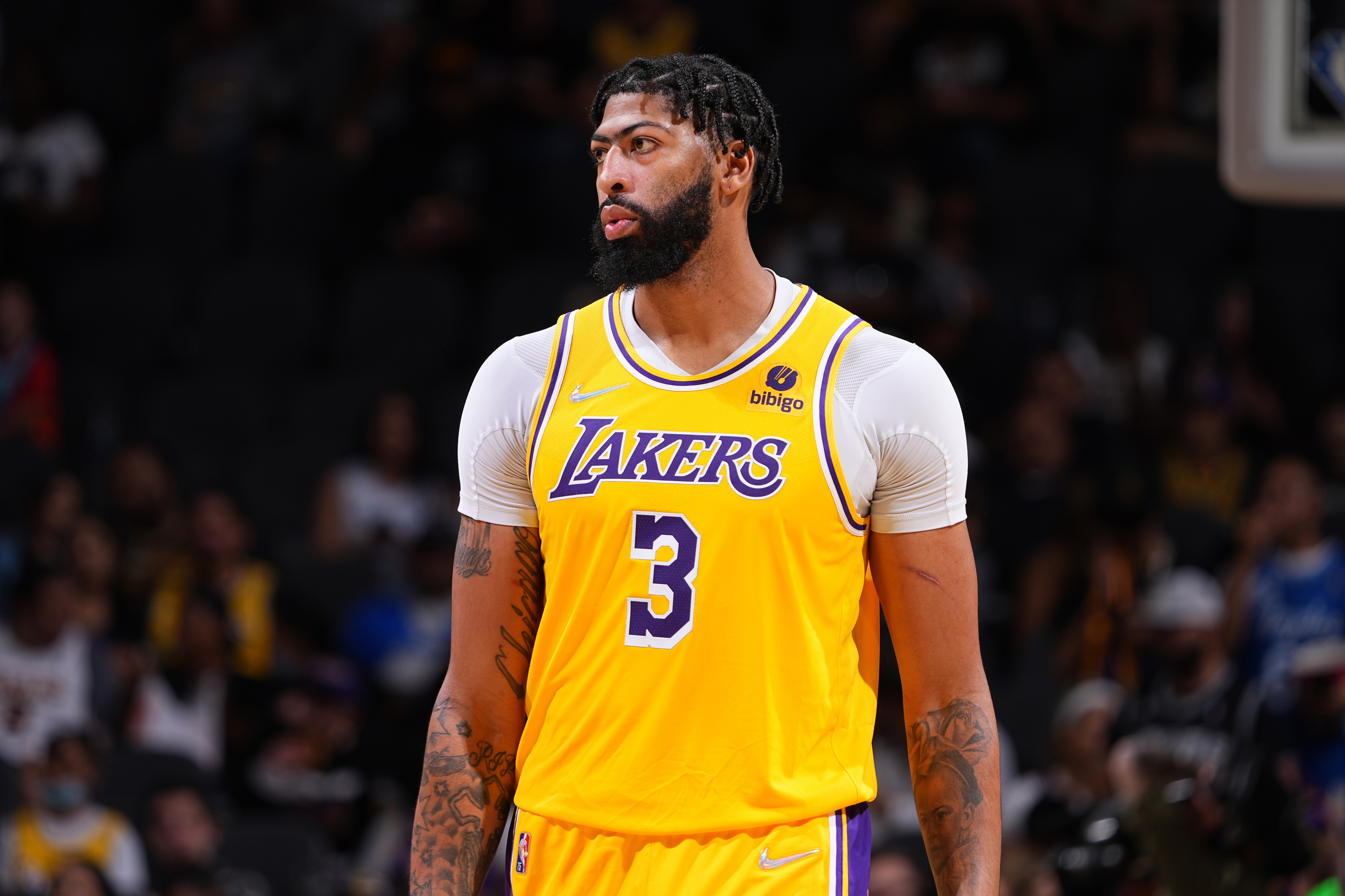 SAN ANTONIO, TX - OCTOBER 26: Anthony Davis #3 of the Los Angeles Lakers looks on during a game against the San Antonio Spurs on October 26, 2021 at the AT&T Center in San Antonio, Texas. NOTE TO USER: User expressly acknowledges and agrees that, by downloading and/or using this Photograph, user is consenting to the terms and conditions of the Getty Images License Agreement. Mandatory Copyright Notice: Copyright 2021 NBAE (Photo by Garrett Ellwood/NBAE via Getty Images)