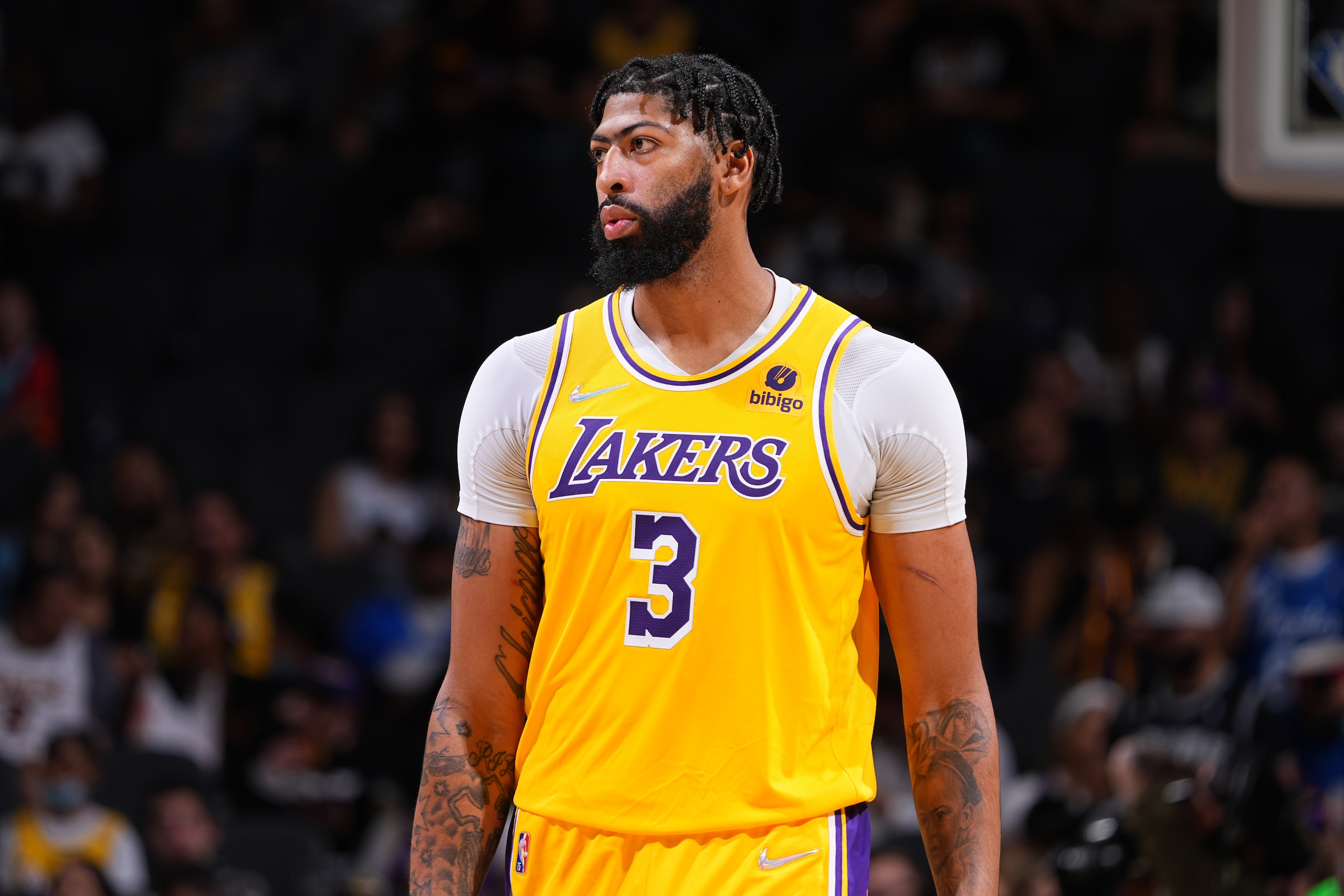 SAN ANTONIO, TX - OCTOBER 26: Anthony Davis #3 of the Los Angeles Lakers looks on during a game against the San Antonio Spurs on October 26, 2021 at the AT&T Center in San Antonio, Texas. NOTE TO USER: User expressly acknowledges and agrees that, by downloading and/or using this Photograph, user is consenting to the terms and conditions of the Getty Images License Agreement. Mandatory Copyright Notice: Copyright 2021 NBAE (Photo by Garrett Ellwood/NBAE via Getty Images)
