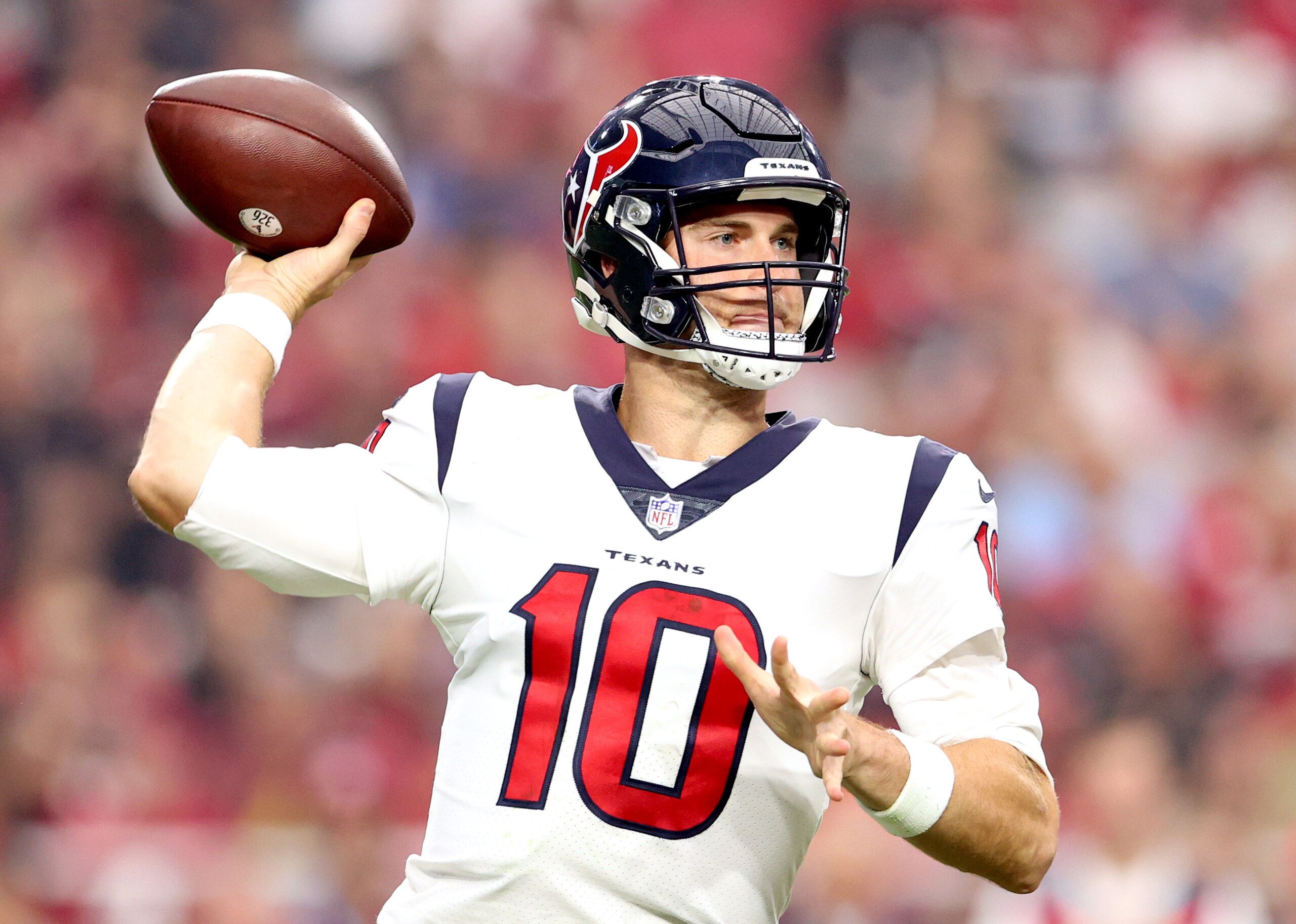 GLENDALE, ARIZONA - OCTOBER 24: Davis Mills #10 of the Houston Texans throws a pass in the third quarter against the Arizona Cardinals in the game at State Farm Stadium on October 24, 2021 in Glendale, Arizona. (Photo by Christian Petersen/Getty Images)