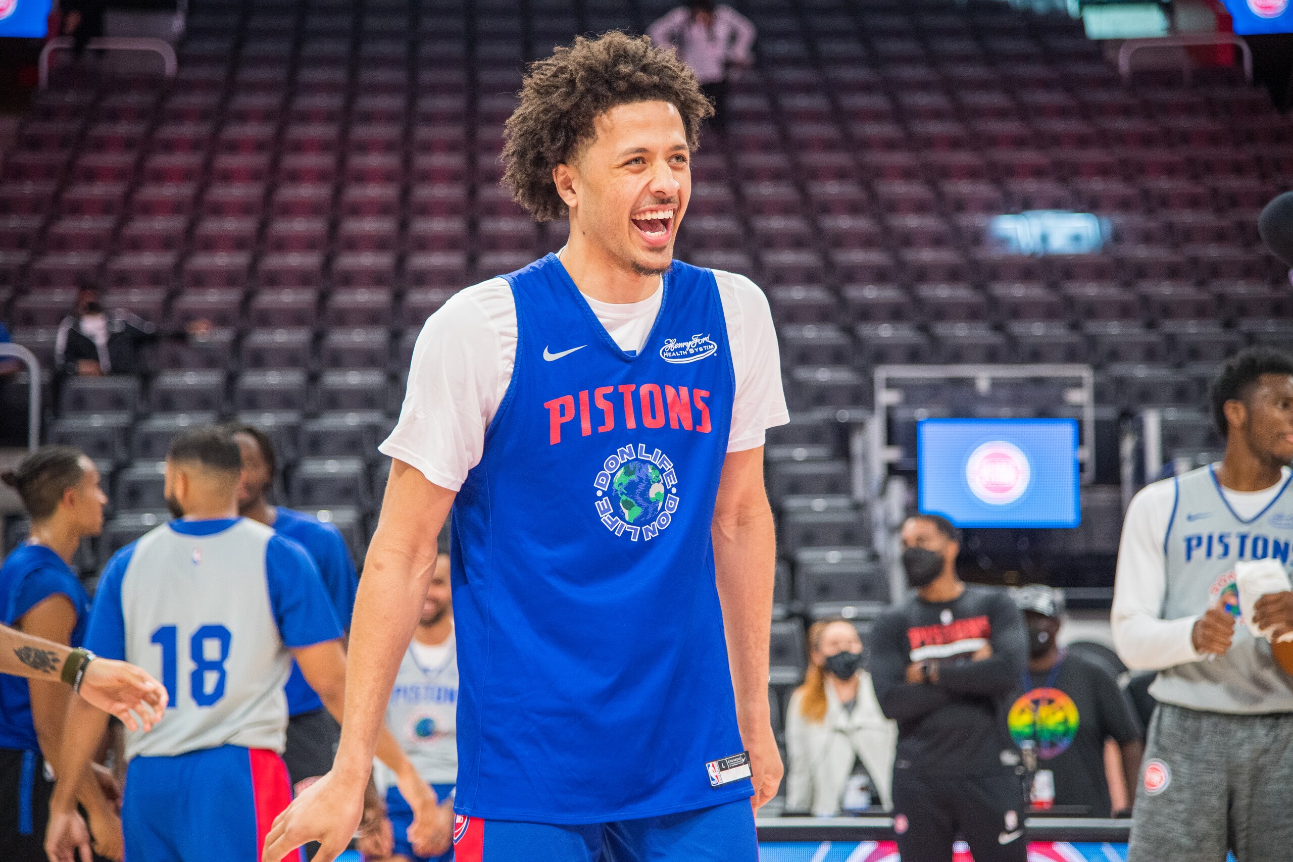 DETROIT, MI - OCTOBER 9: Cade Cunningham #2 of the Detroit Pistons looks on and smiles during open practice at the Little Caesars Arena on October 9, 2021 in Detroit, Michigan. NOTE TO USER: User expressly acknowledges and agrees that, by downloading and or using this photograph, User is consenting to the terms and conditions of the Getty Images License Agreement. Mandatory Copyright Notice: Copyright 2021 NBAE (Photo by Chris Schwegler/NBAE via Getty Images)