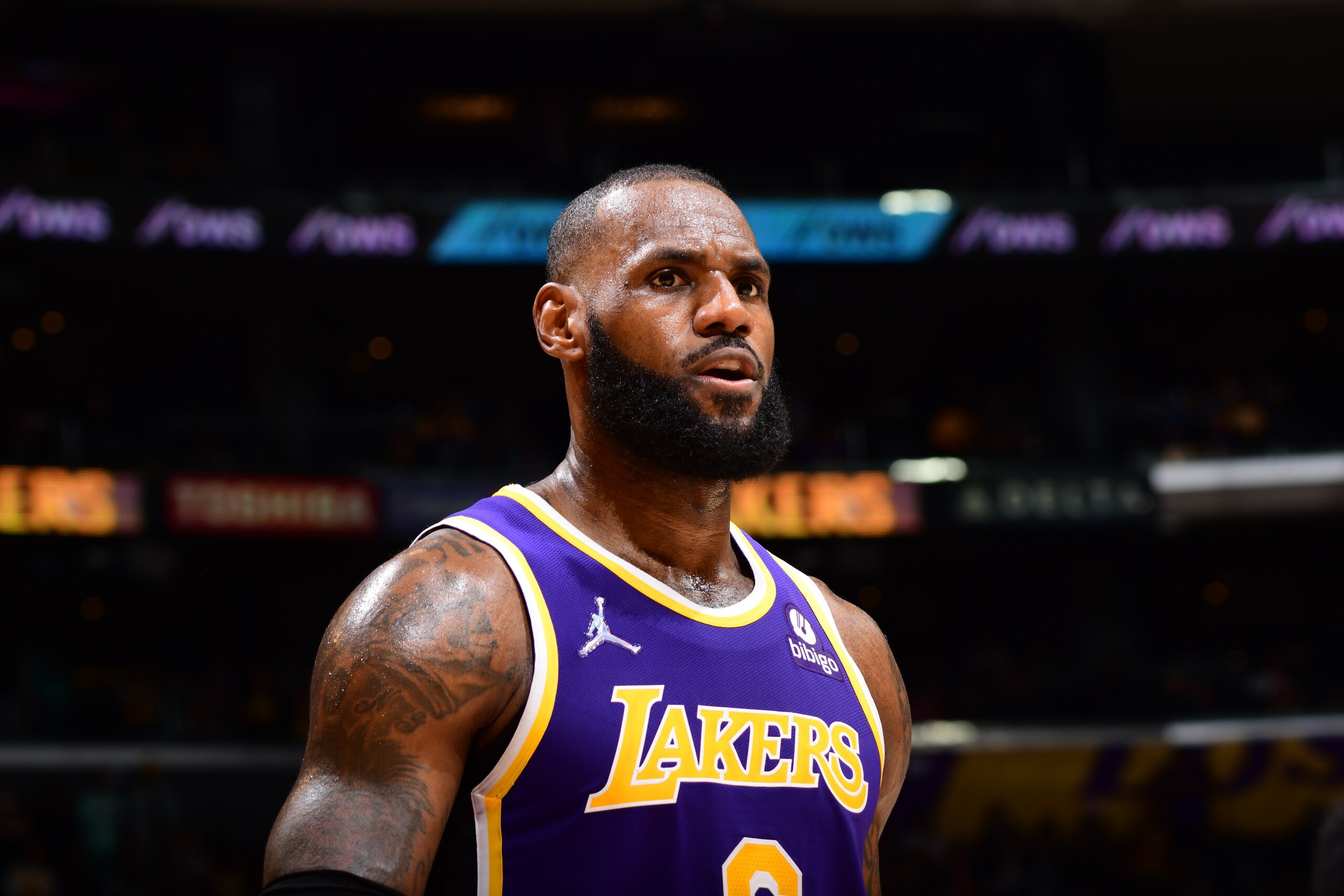 LOS ANGELES, CA - OCTOBER 29: LeBron James #6 of the Los Angeles Lakers looks on during the game against the Cleveland Cavaliers on October 29, 2021 at STAPLES Center in Los Angeles, California. NOTE TO USER: User expressly acknowledges and agrees that, by downloading and/or using this Photograph, user is consenting to the terms and conditions of the Getty Images License Agreement. Mandatory Copyright Notice: Copyright 2021 NBAE (Photo by Adam Pantozzi/NBAE via Getty Images)
