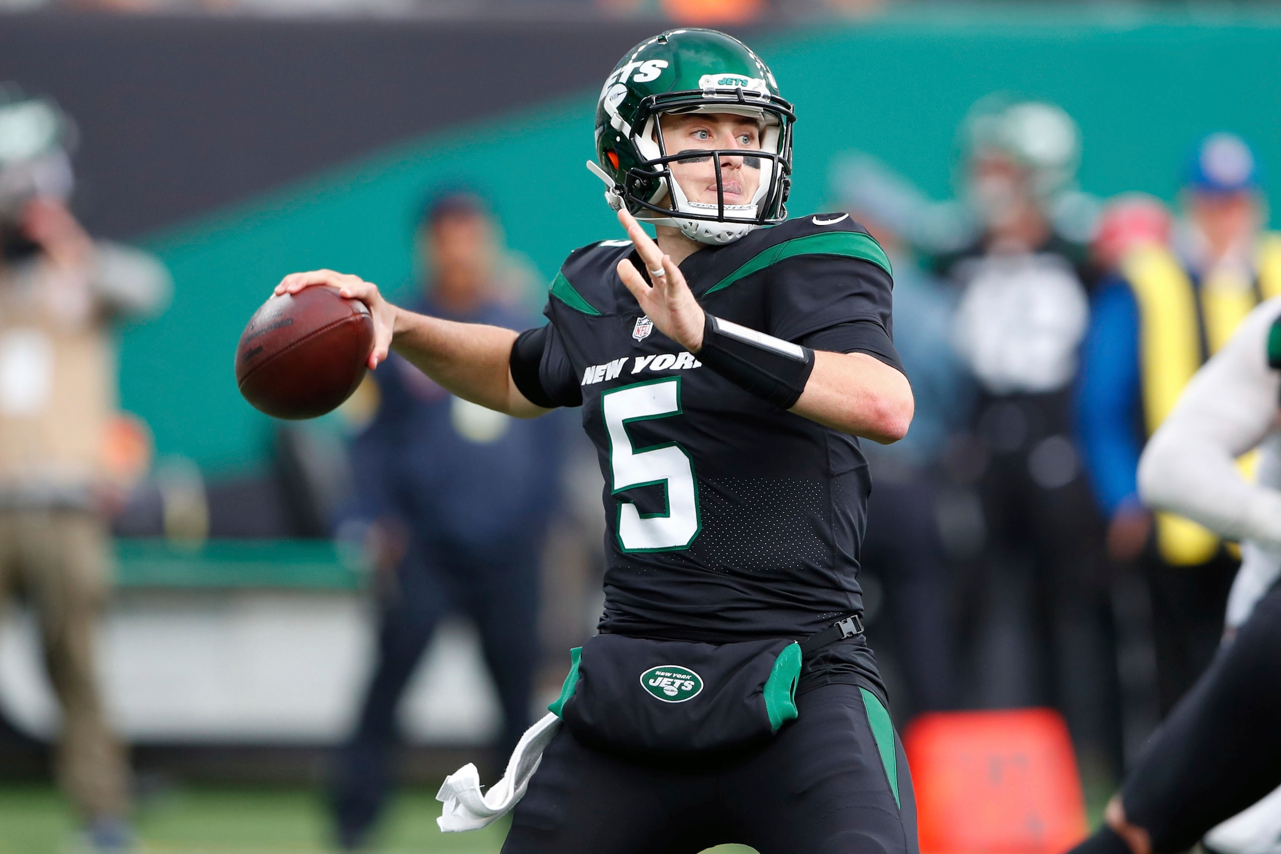 New York Jets quarterback Mike White throws during the second half of an NFL football game against the Cincinnati Bengals, Sunday, Oct. 31, 2021, in East Rutherford, N.J. (AP Photo/Noah K. Murray)