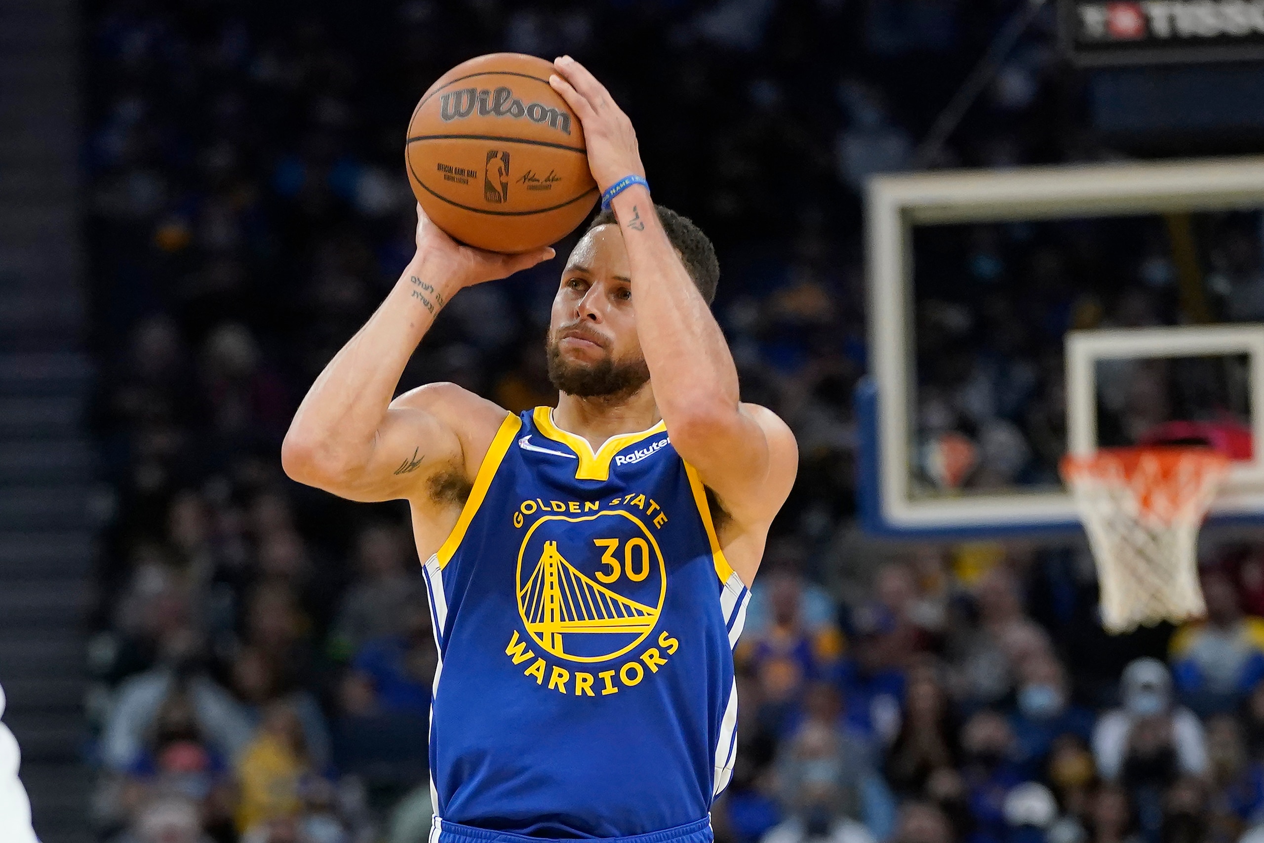 Golden State Warriors guard Stephen Curry (30) against the Oklahoma City Thunder during an NBA basketball game in San Francisco, Saturday, Oct. 30, 2021. (AP Photo/Jeff Chiu) Golden State Warriors guard Stephen Curry (30) against the Oklahoma City Thunder during an NBA basketball game in San Francisco, Saturday, Oct. 30, 2021. (AP Photo/Jeff Chiu)