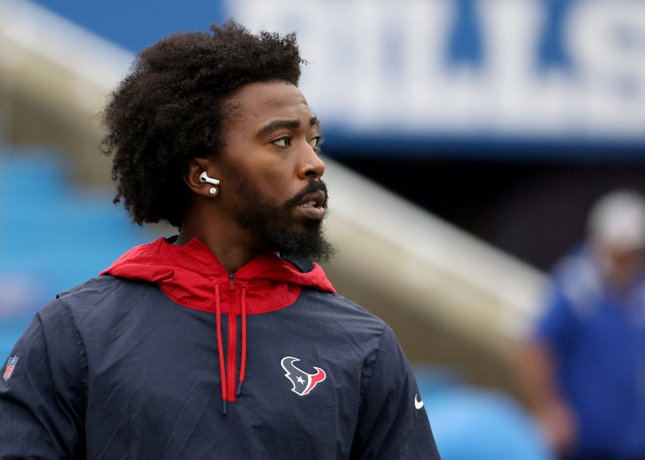 ORCHARD PARK, NY - OCTOBER 03: Tyrod Taylor #5 of the Houston Texans on the field before a game against the Buffalo Bills at Highmark Stadium on October 3, 2021 in Orchard Park, New York. (Photo by Timothy T Ludwig/Getty Images)