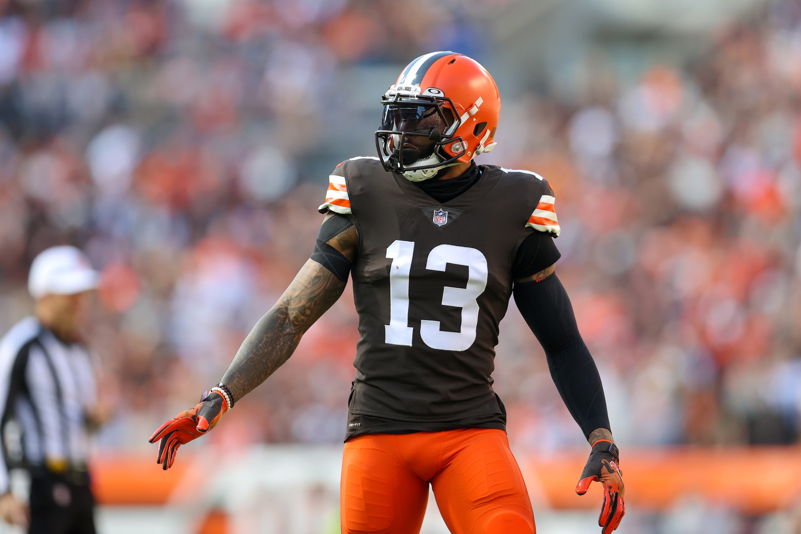 CLEVELAND, OH - OCTOBER 31: Cleveland Browns wide receiver Odell Beckham (13) at the line of scrimmage during the first quarter of the National Football League game between the Pittsburgh Steelers and Cleveland Browns on October 31, 2021, at FirstEnergy Stadium in Cleveland, OH. (Photo by Frank Jansky/Icon Sportswire via Getty Images)
