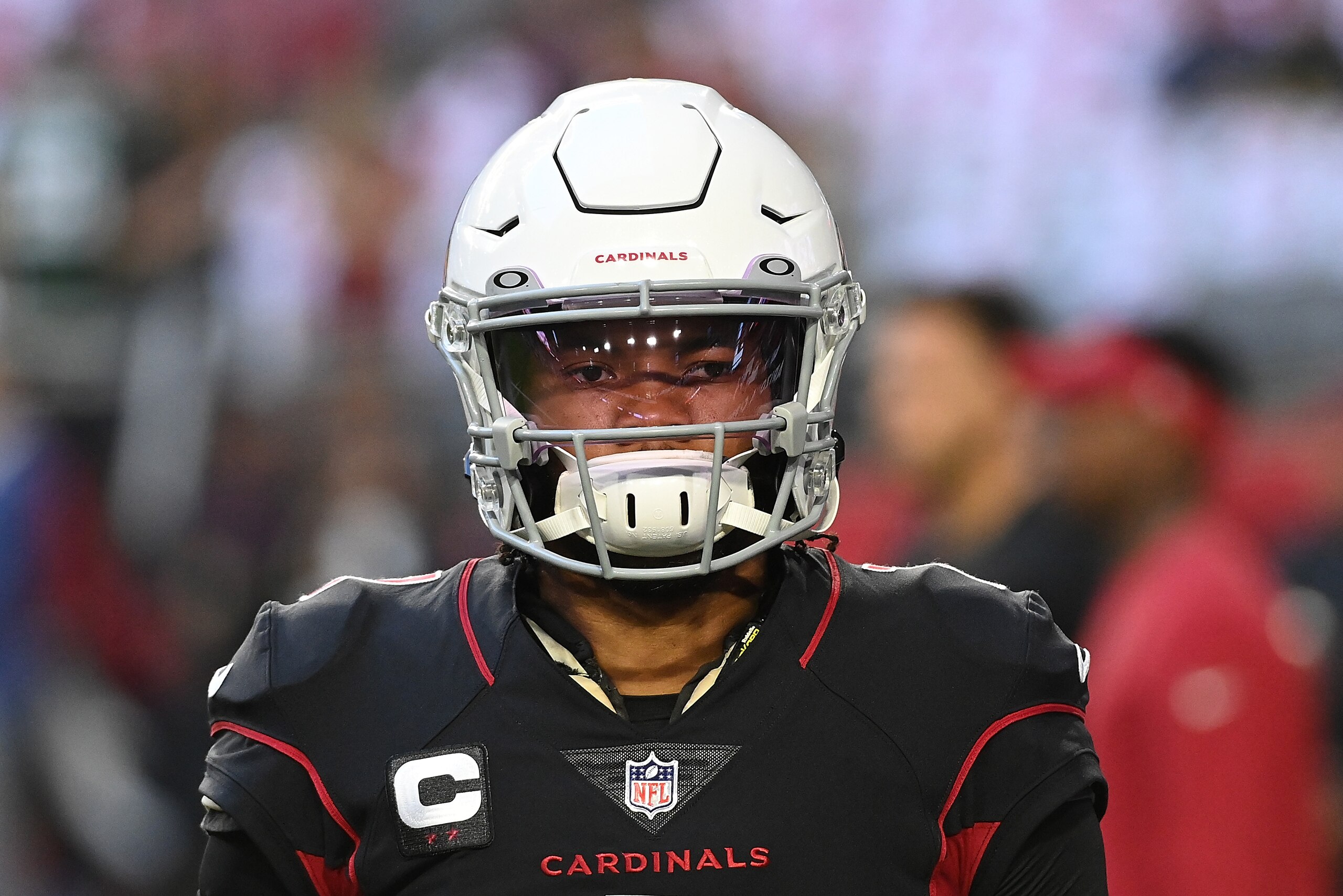 GLENDALE, ARIZONA - OCTOBER 28: Kyler Murray #1 of the Arizona Cardinals participates in warmups prior to a game against the Green Bay Packers at State Farm Stadium on October 28, 2021 in Glendale, Arizona. (Photo by Norm Hall/Getty Images)