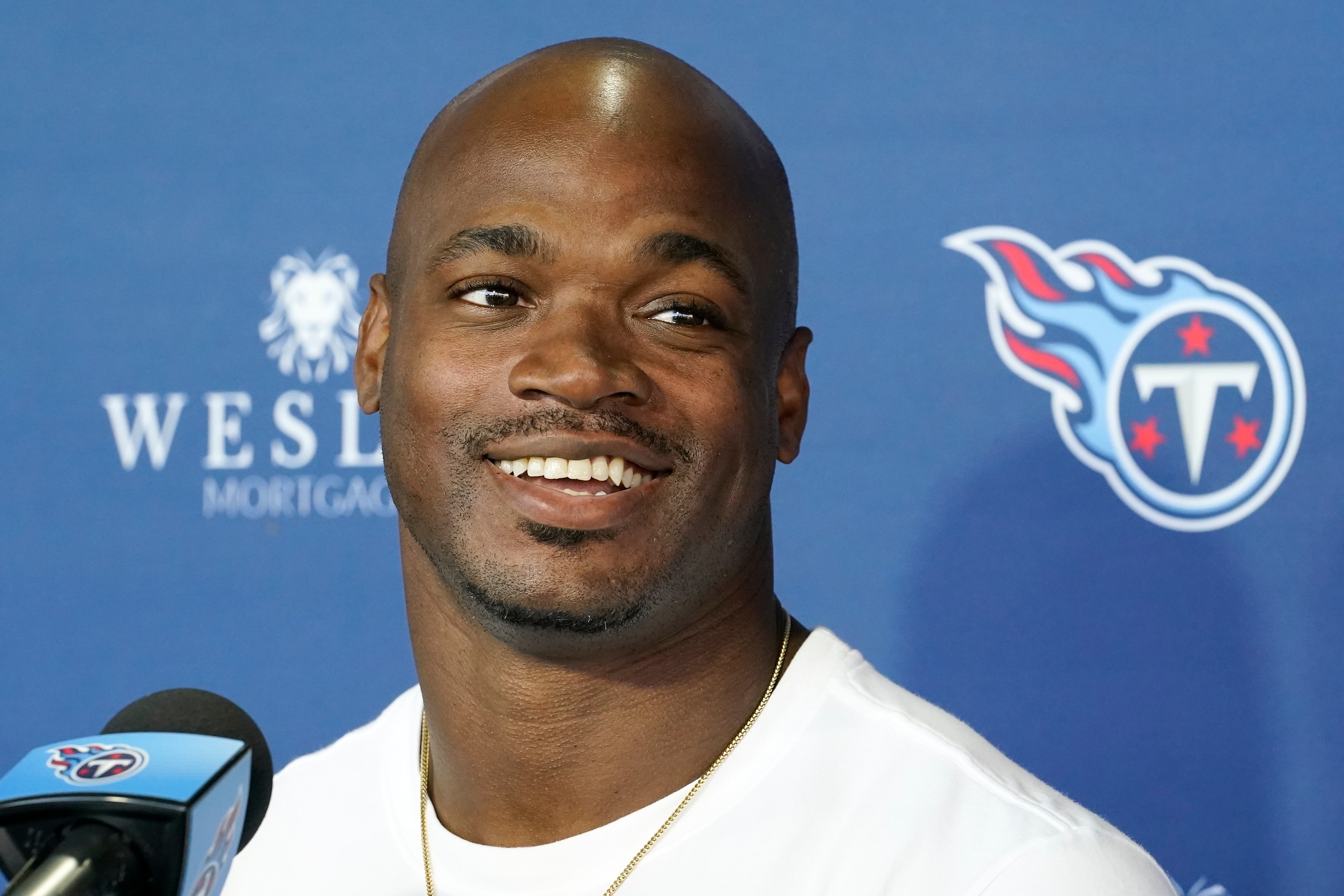 Tennessee Titans running back Adrian Peterson answers questions after an NFL football practice Friday, Nov. 5, 2021, in Nashville, Tenn. The Titans signed the 2012 NFL MVP and four-time All-Pro running back to help replace injured NFL rushing leader Derrick Henry. (AP Photo/Mark Humphrey) Tennessee Titans running back Adrian Peterson answers questions after an NFL football practice Friday, Nov. 5, 2021, in Nashville, Tenn. The Titans signed the 2012 NFL MVP and four-time All-Pro running back to help replace injured NFL rushing leader Derrick Henry. (AP Photo/Mark Humphrey)