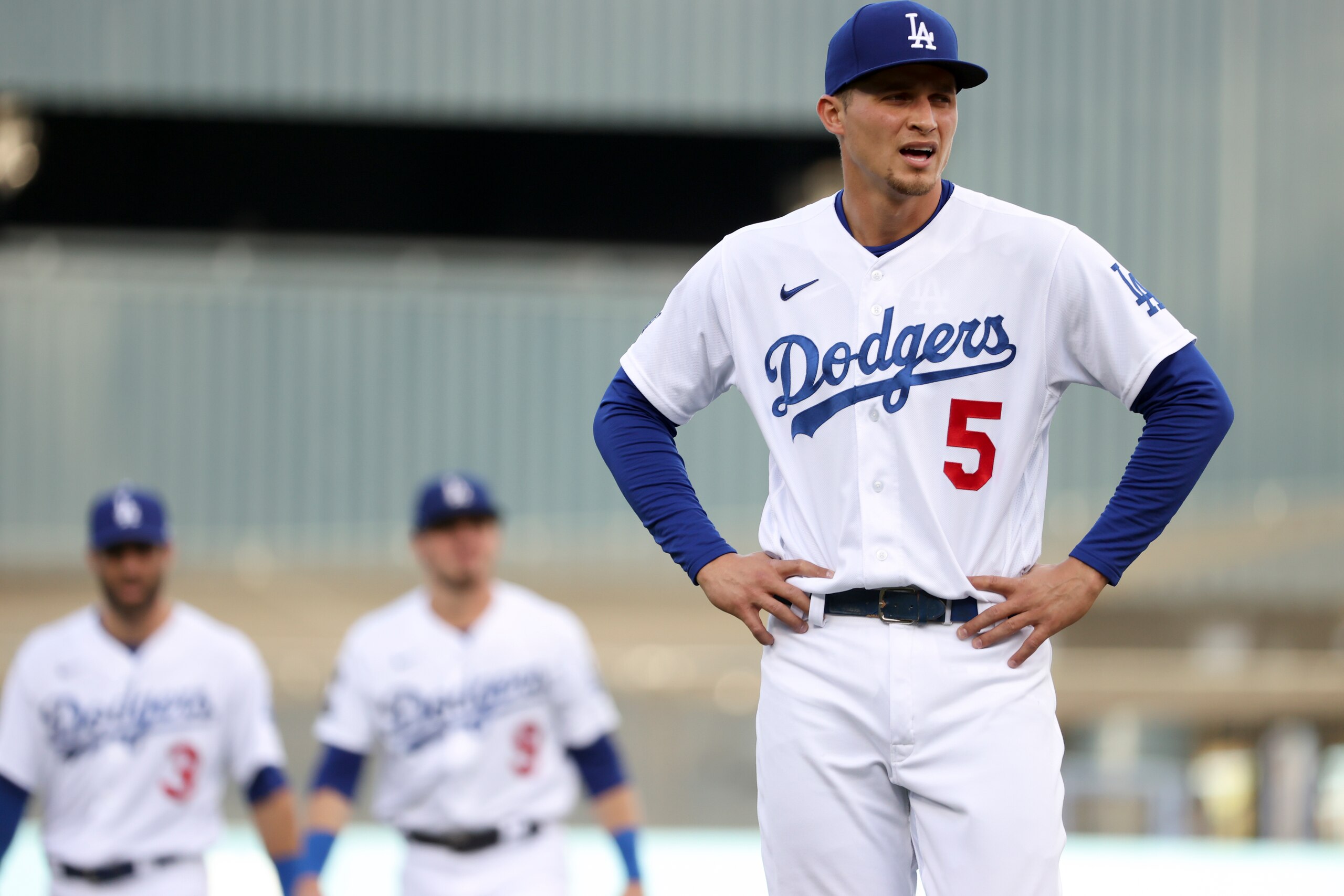 Los Angeles, CA - October 20: Los Angeles Dodgers Corey Seager catches his breath while warming up before game four in the 2021 National League Championship Series against the Atlanta Braves at Dodger Stadium on Wednesday, Oct. 20, 2021 in Los Angeles, CA. (Robert Gauthier / Los Angeles Times via Getty Images)
