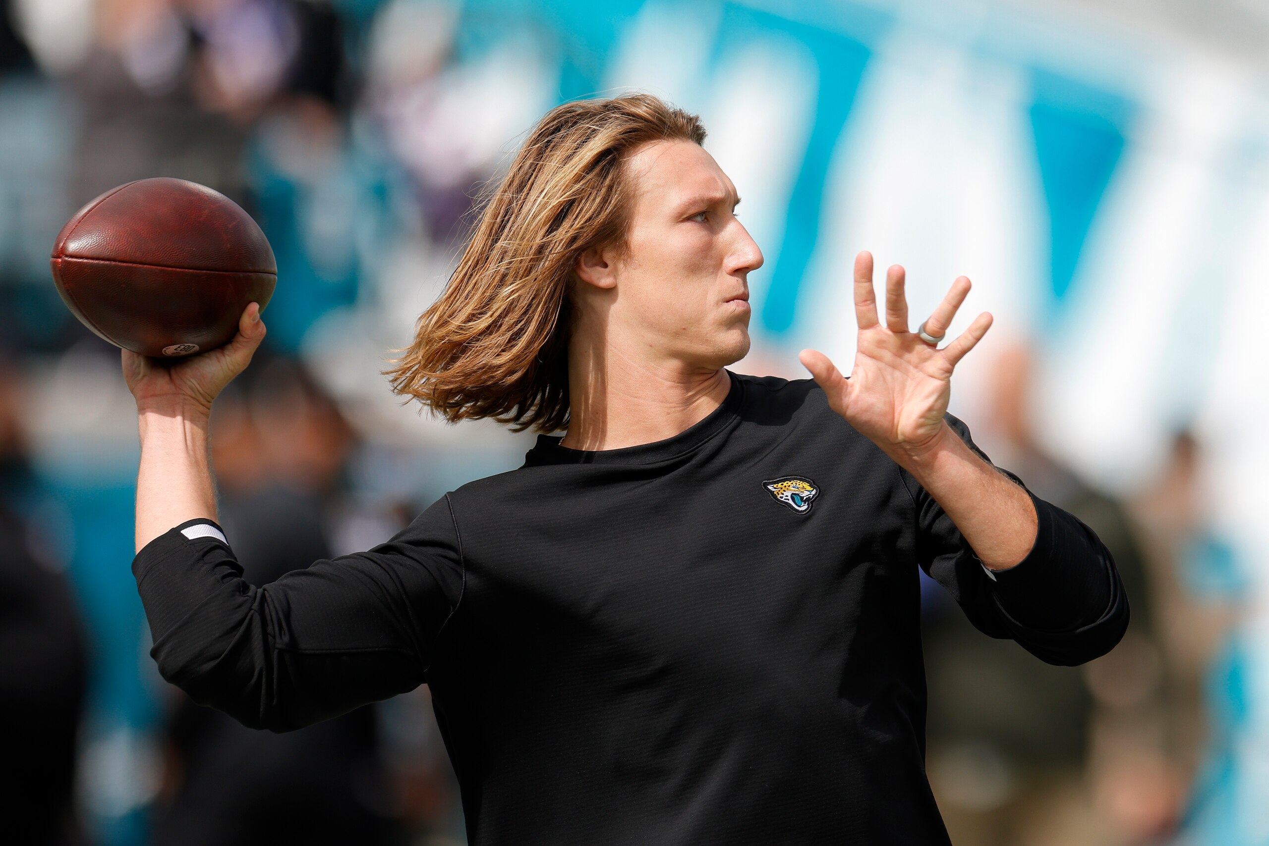 JACKSONVILLE, FLORIDA - NOVEMBER 07: Trevor Lawrence #16 of the Jacksonville Jaguars warms up before the game against the Buffalo Bills at TIAA Bank Field on November 07, 2021 in Jacksonville, Florida. (Photo by Douglas P. DeFelice/Getty Images) JACKSONVILLE, FLORIDA - NOVEMBER 07: Trevor Lawrence #16 of the Jacksonville Jaguars warms up before the game against the Buffalo Bills at TIAA Bank Field on November 07, 2021 in Jacksonville, Florida. (Photo by Douglas P. DeFelice/Getty Images)