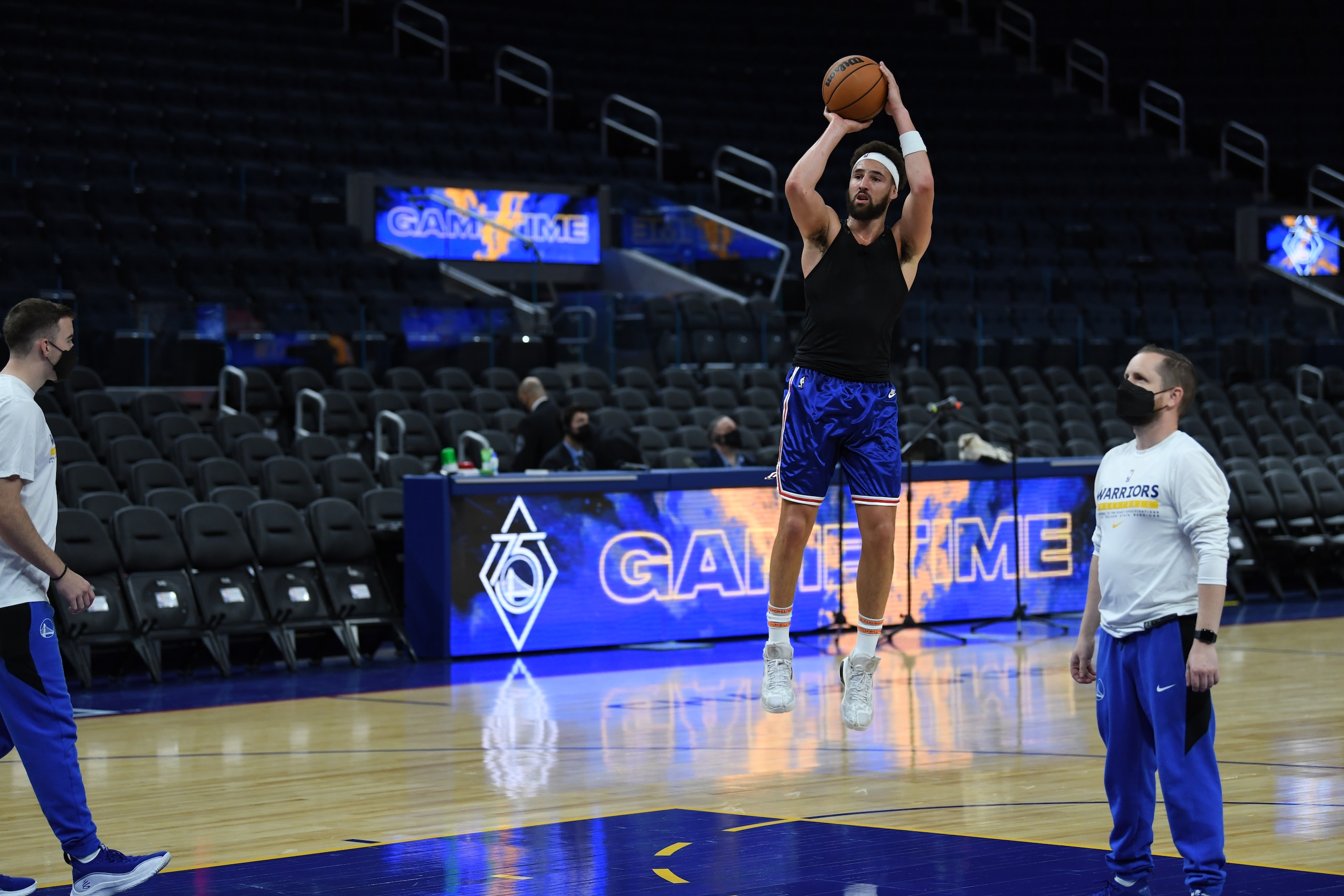 SAN FRANCISCO, CALIFORNIA - NOVEMBER 07: Klay Thompson #11f of the Golden State Warriors shoots around pregame at Chase Center on November 07, 2021 in San Francisco, California. NOTE TO USER: User expressly acknowledges and agrees that, by downloading and/or using this photograph, User is consenting to the terms and conditions of the Getty Images License Agreement. (Photo by Michael Urakami/Getty Images)