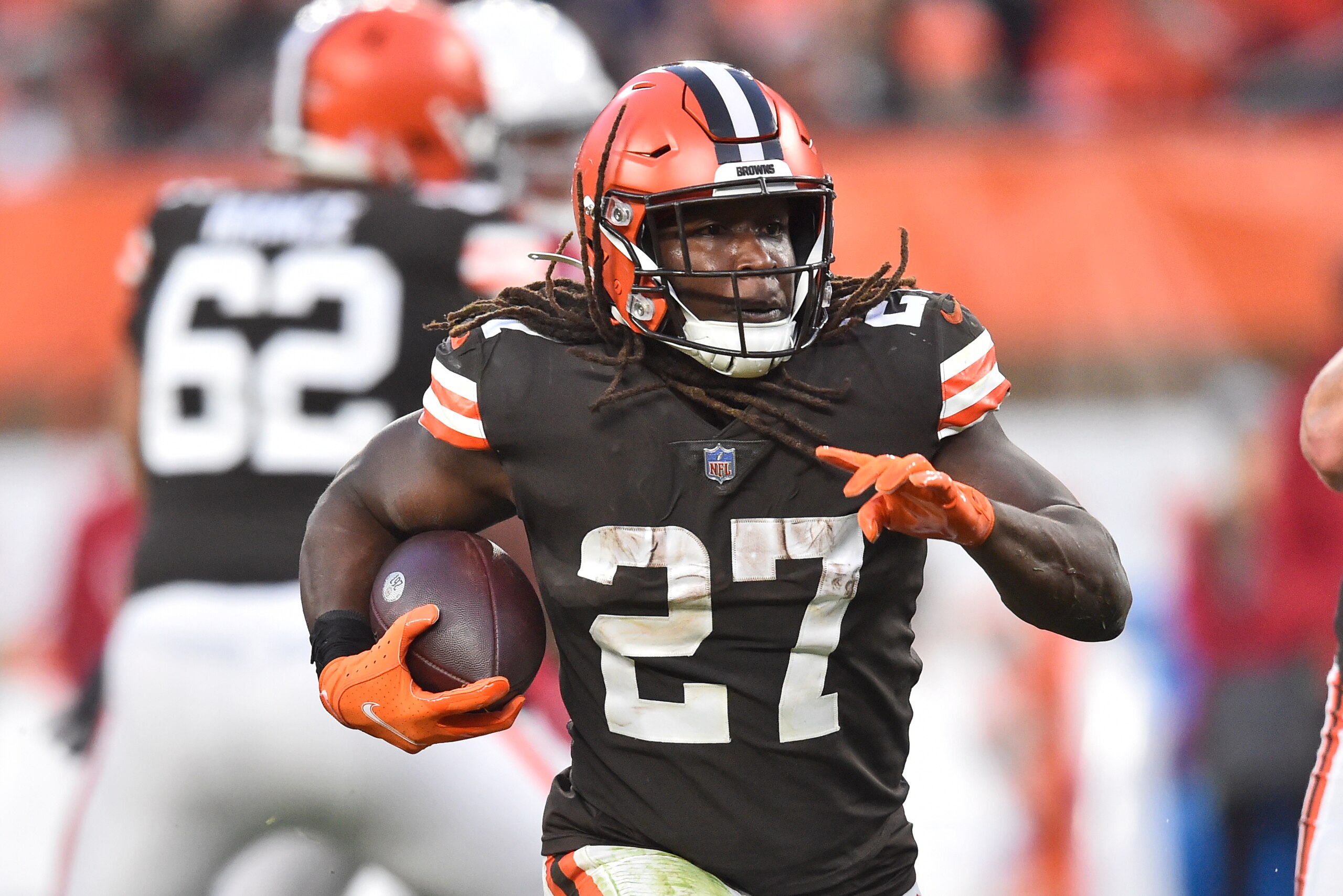 Cleveland Browns running back Kareem Hunt (27) runs during the second half of an NFL football game against the Arizona Cardinals, Sunday, Oct. 17, 2021, in Cleveland. (AP Photo/David Richard) Cleveland Browns running back Kareem Hunt (27) runs during the second half of an NFL football game against the Arizona Cardinals, Sunday, Oct. 17, 2021, in Cleveland. (AP Photo/David Richard)