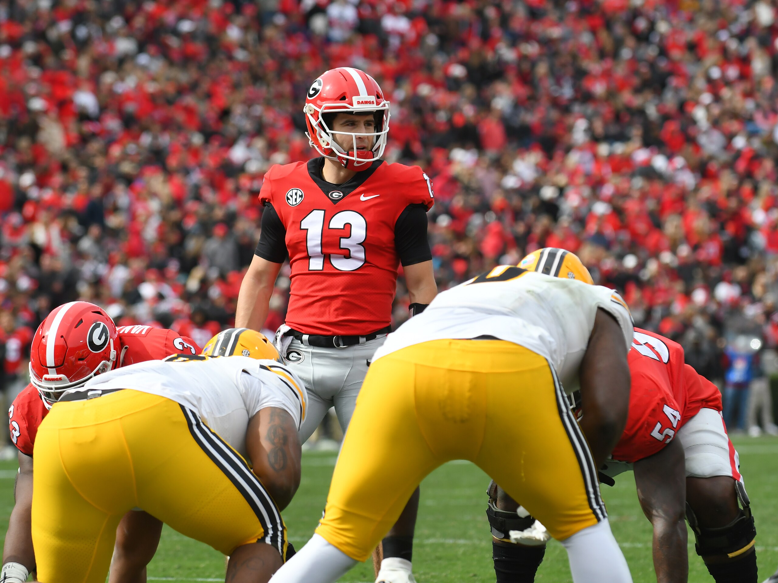 ATHENS, GA - NOVEMBER 06: Georgia Bulldogs Quarterback Stetson Bennett (13) during the college football game between the Missouri Tigers and the Georgia Bulldogs on November 06, 2021, at Sanford Stadium in Athens, GA.(Photo by Jeffrey Vest/Icon Sportswire via Getty Images)
