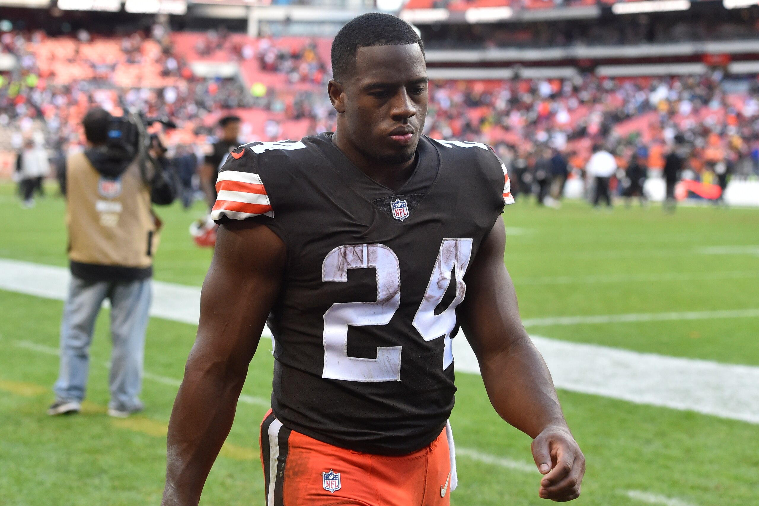 Cleveland Browns running back Nick Chubb walks off the field after an NFL football game against the Pittsburgh Steelers, Sunday, Oct. 31, 2021, in Cleveland. The Steelers won 15-10. (AP Photo/David Richard) Cleveland Browns running back Nick Chubb walks off the field after an NFL football game against the Pittsburgh Steelers, Sunday, Oct. 31, 2021, in Cleveland. The Steelers won 15-10. (AP Photo/David Richard)