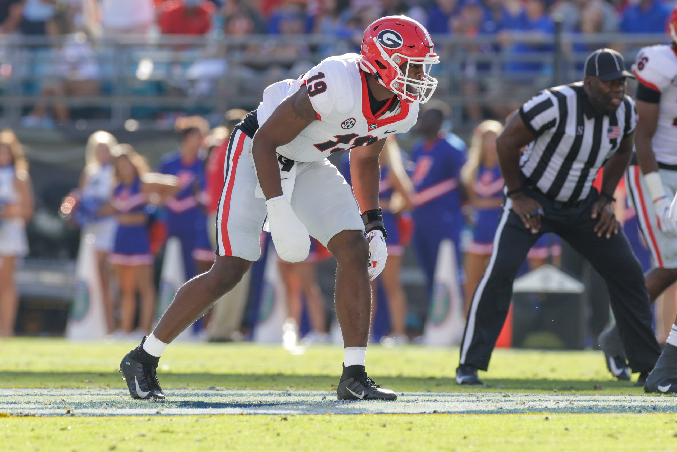 JACKSONVILLE, FL - OCTOBER 30: Georgia Bulldogs linebacker Adam Anderson (19) during the game between the Georgia Bulldogs and the Florida Gators on October 30, 2021 at TIAA Bank Field in Jacksonville, Fl. (Photo by David Rosenblum/Icon Sportswire via Getty Images)